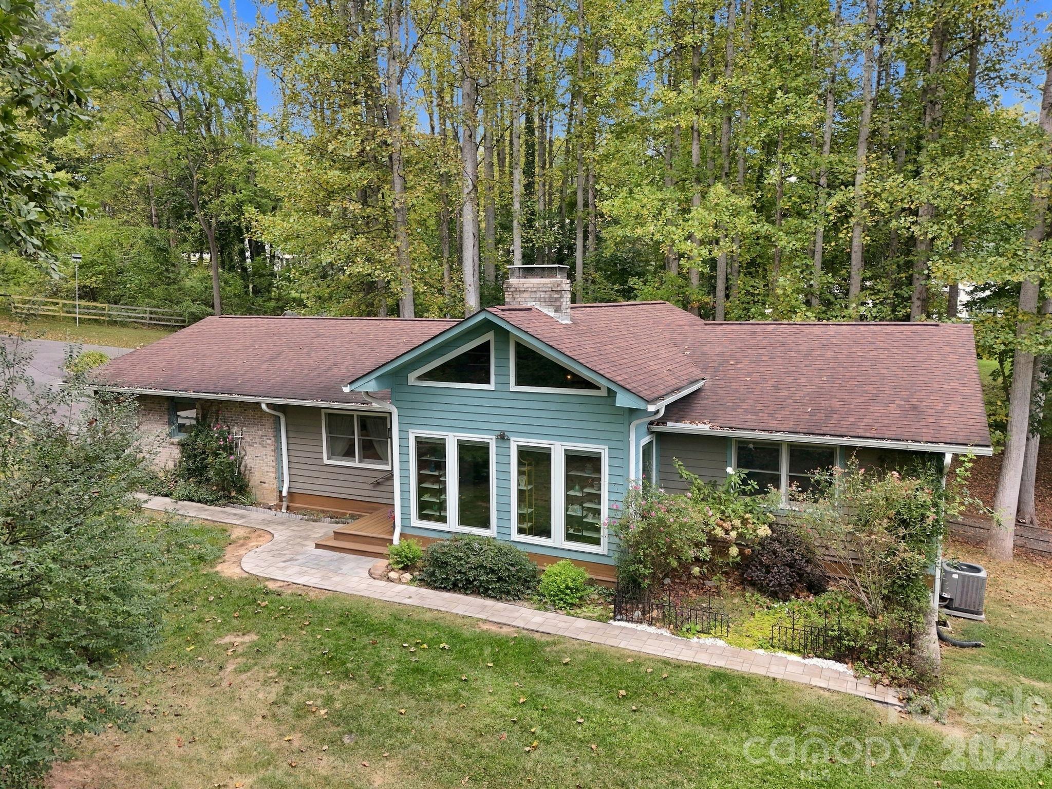 14 Cambridge Drive Property Photo 1