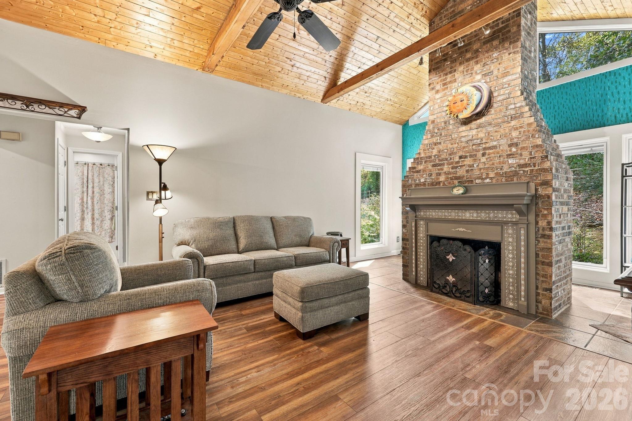 14 Cambridge Drive Property Photo 4