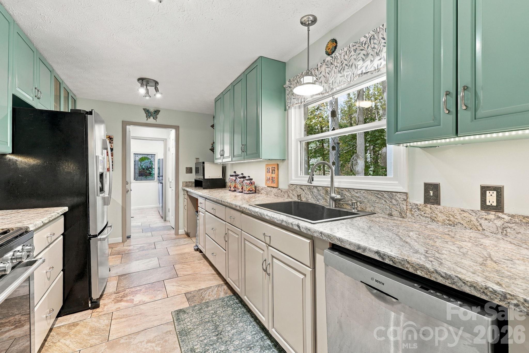 14 Cambridge Drive Property Photo 9