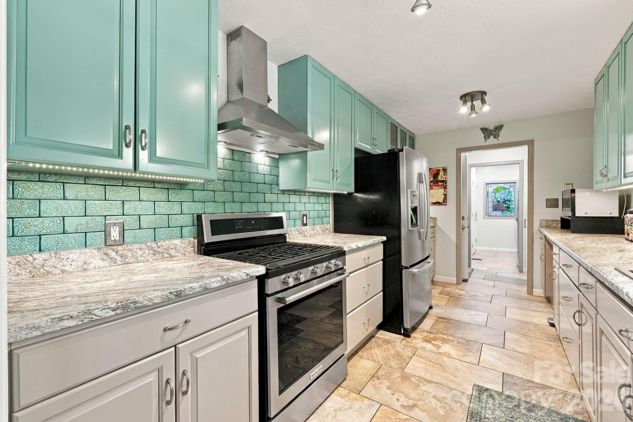 14 Cambridge Drive Property Photo 10