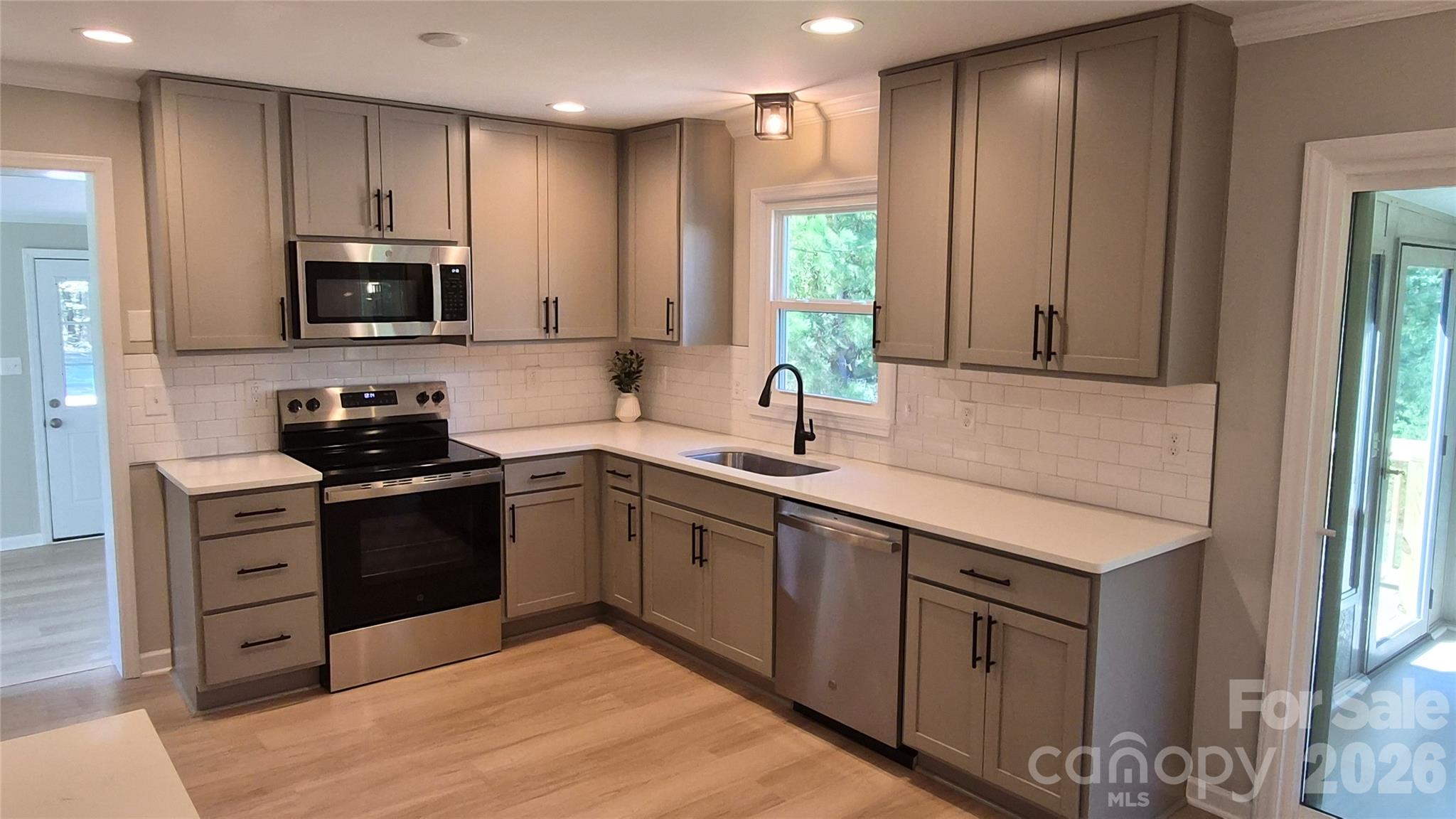 3268 Hoke Road Property Photo 4