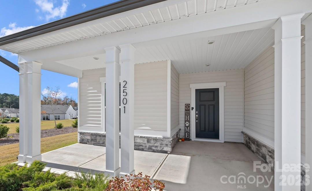 2501 Friars Court Property Photo 2