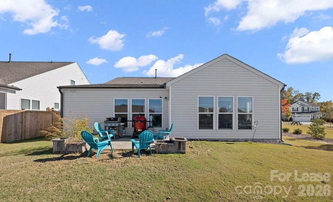 2501 Friars Court Property Photo 4