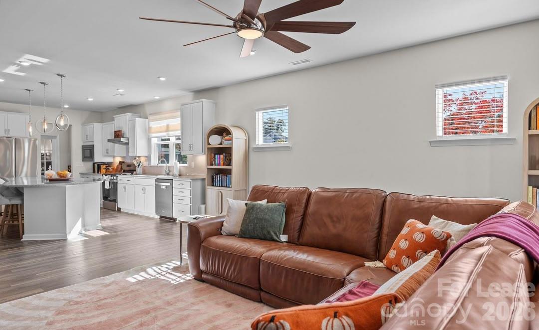 2501 Friars Court Property Photo 15