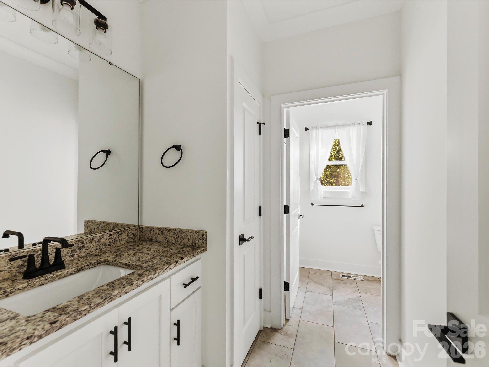 1115 Zeb Helms Road Property Photo 11