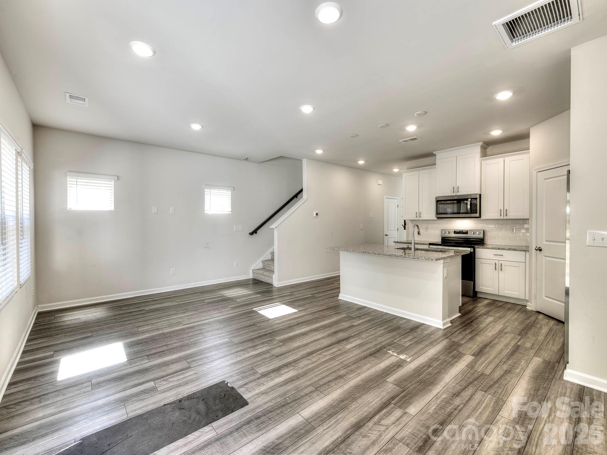 840 Gerard Bay Drive Property Photo 6