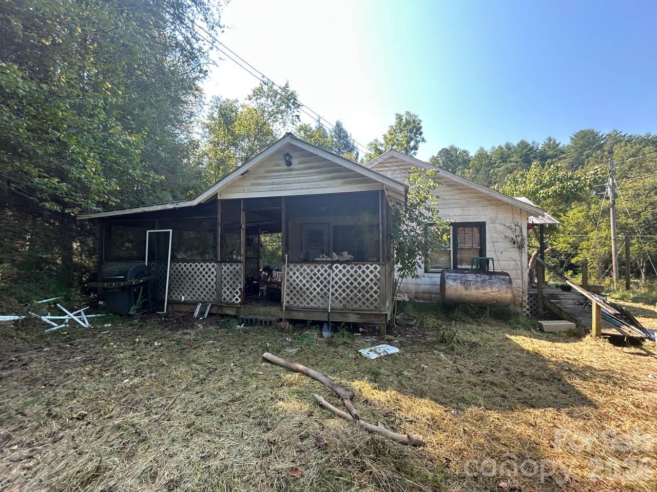 2635 Lower Gabriels Creek Road Property Photo 1