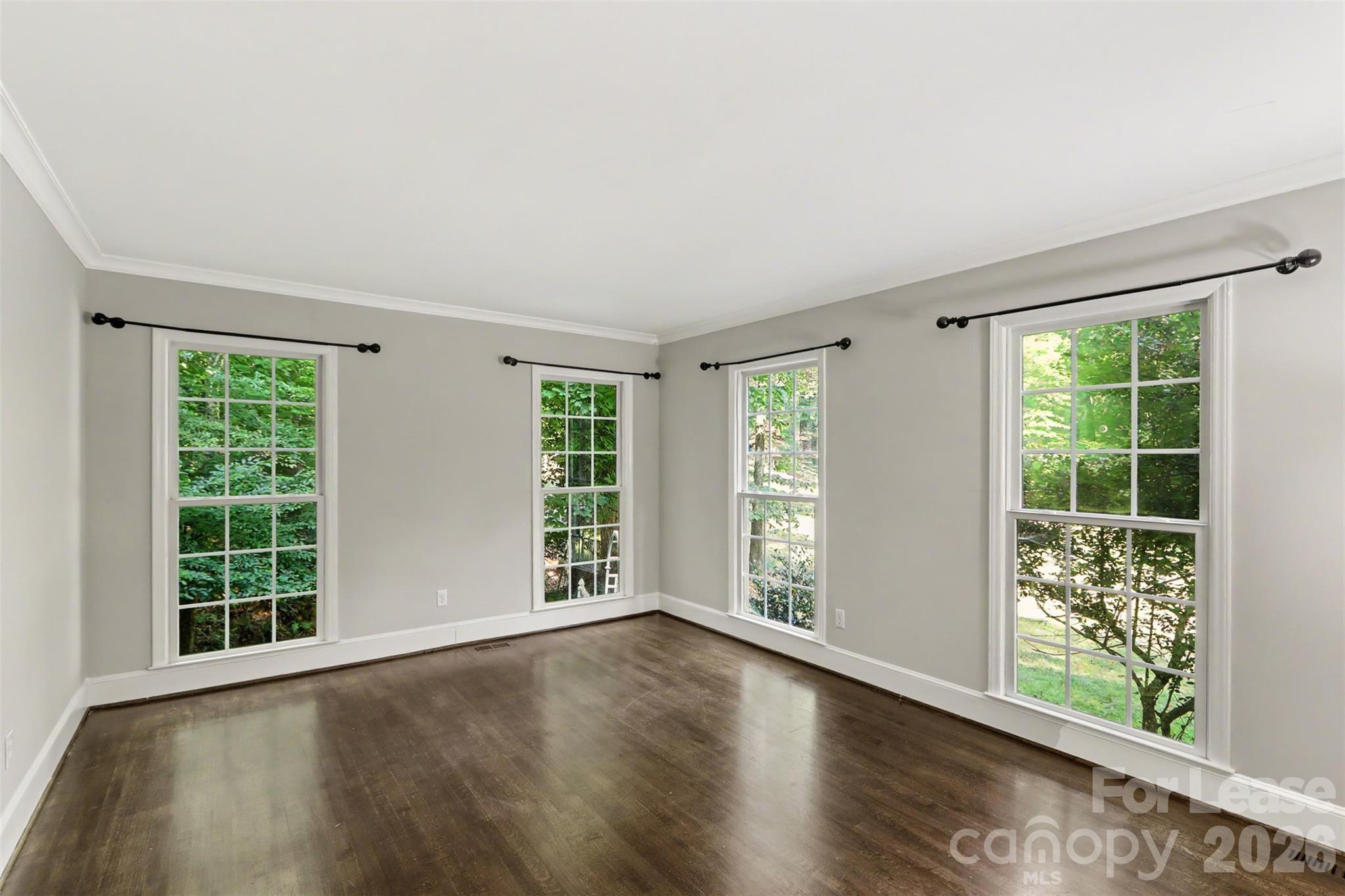 5812 Camelot Road Property Photo 8