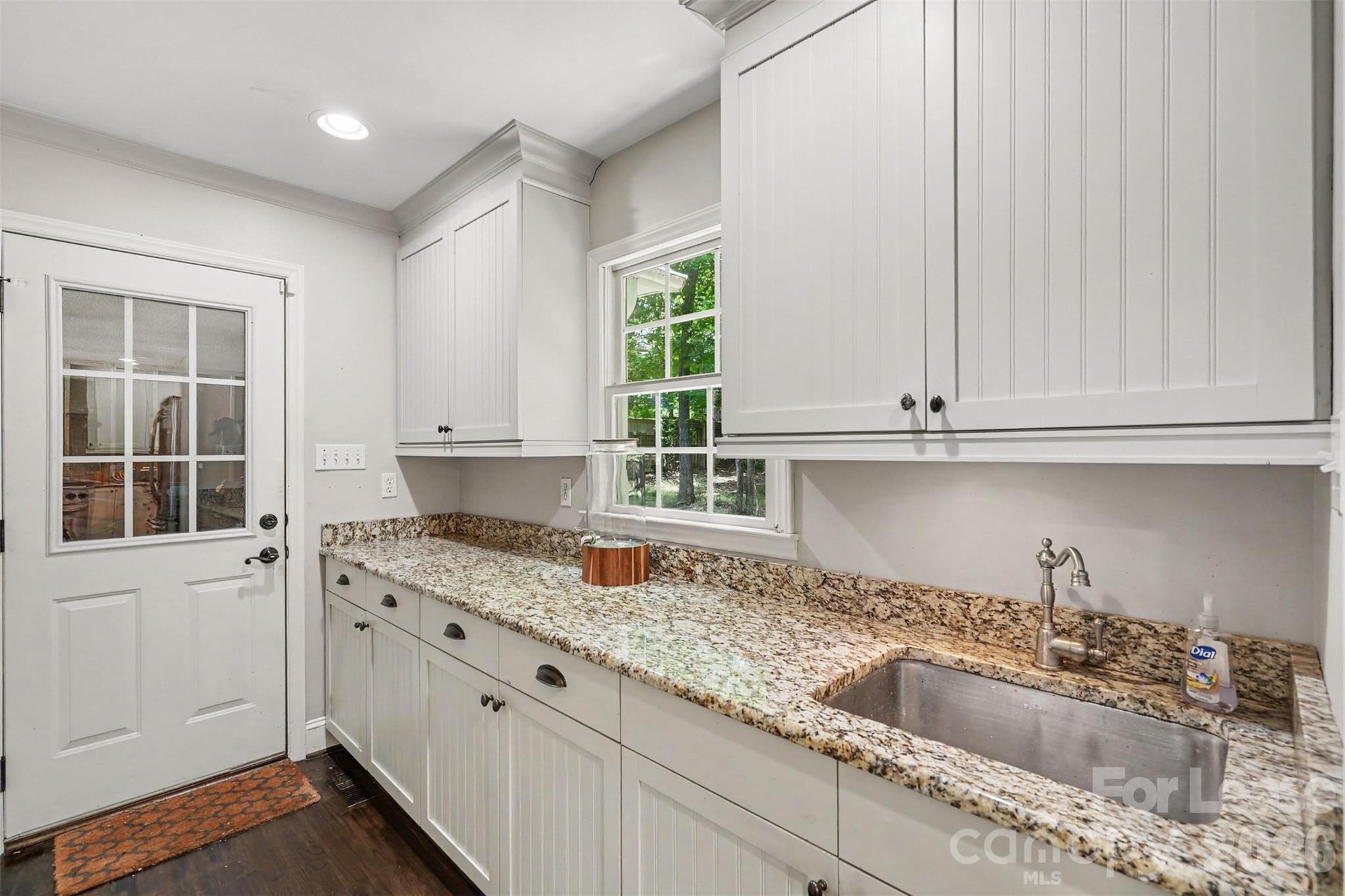5812 Camelot Road Property Photo 17