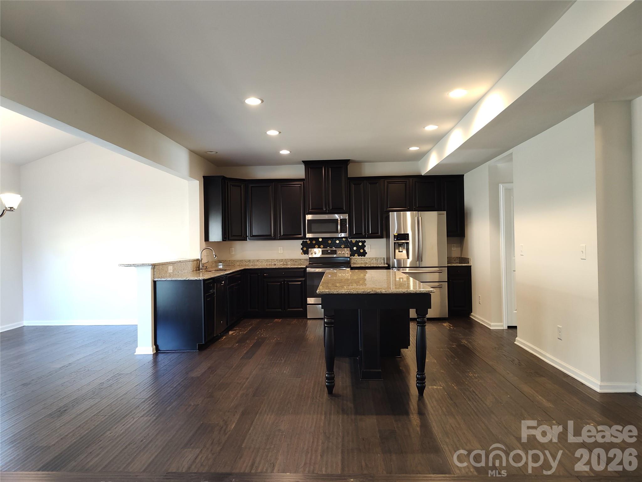 1737 Mill Creek Lane Property Photo 4