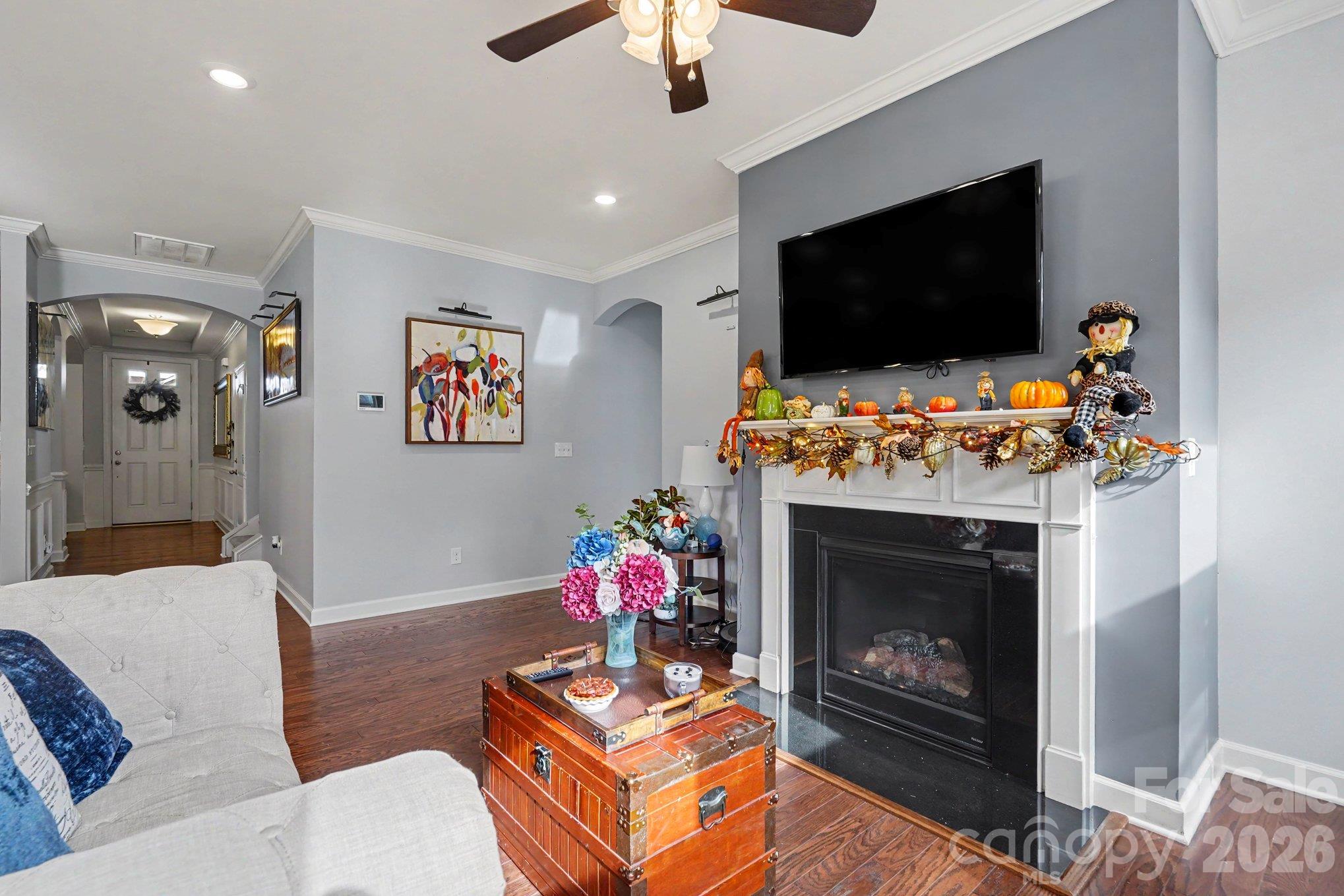 8340 Breton Way Property Photo 7