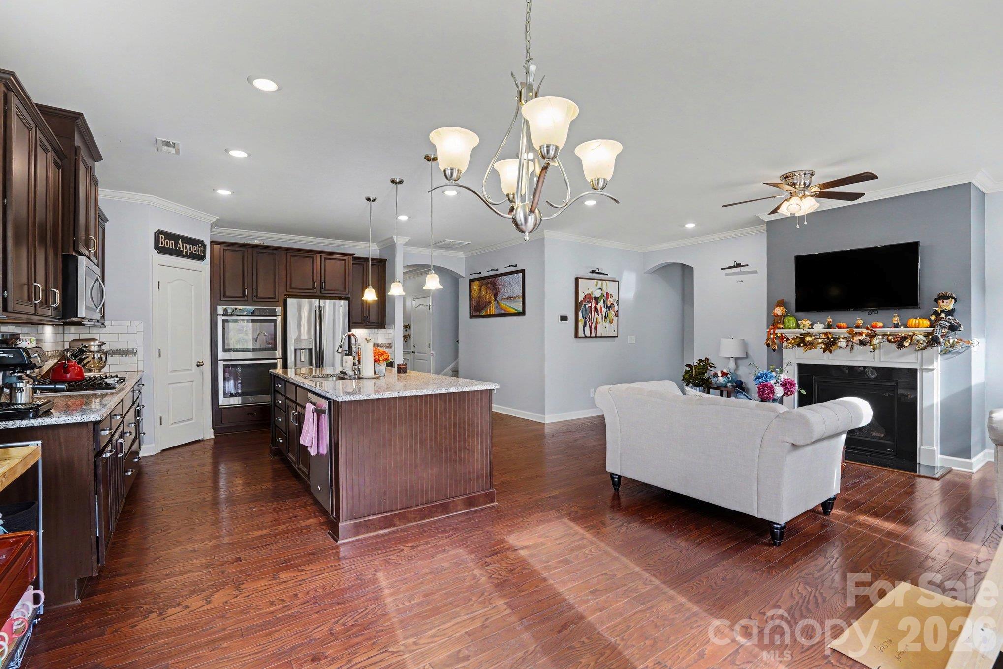8340 Breton Way Property Photo 11