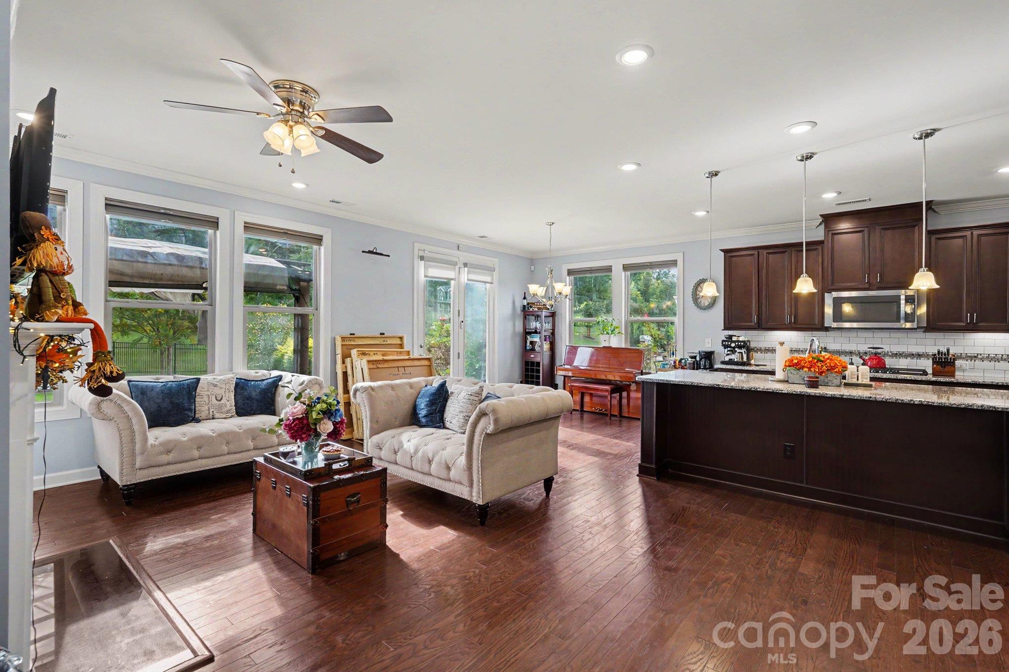 8340 Breton Way Property Photo 13