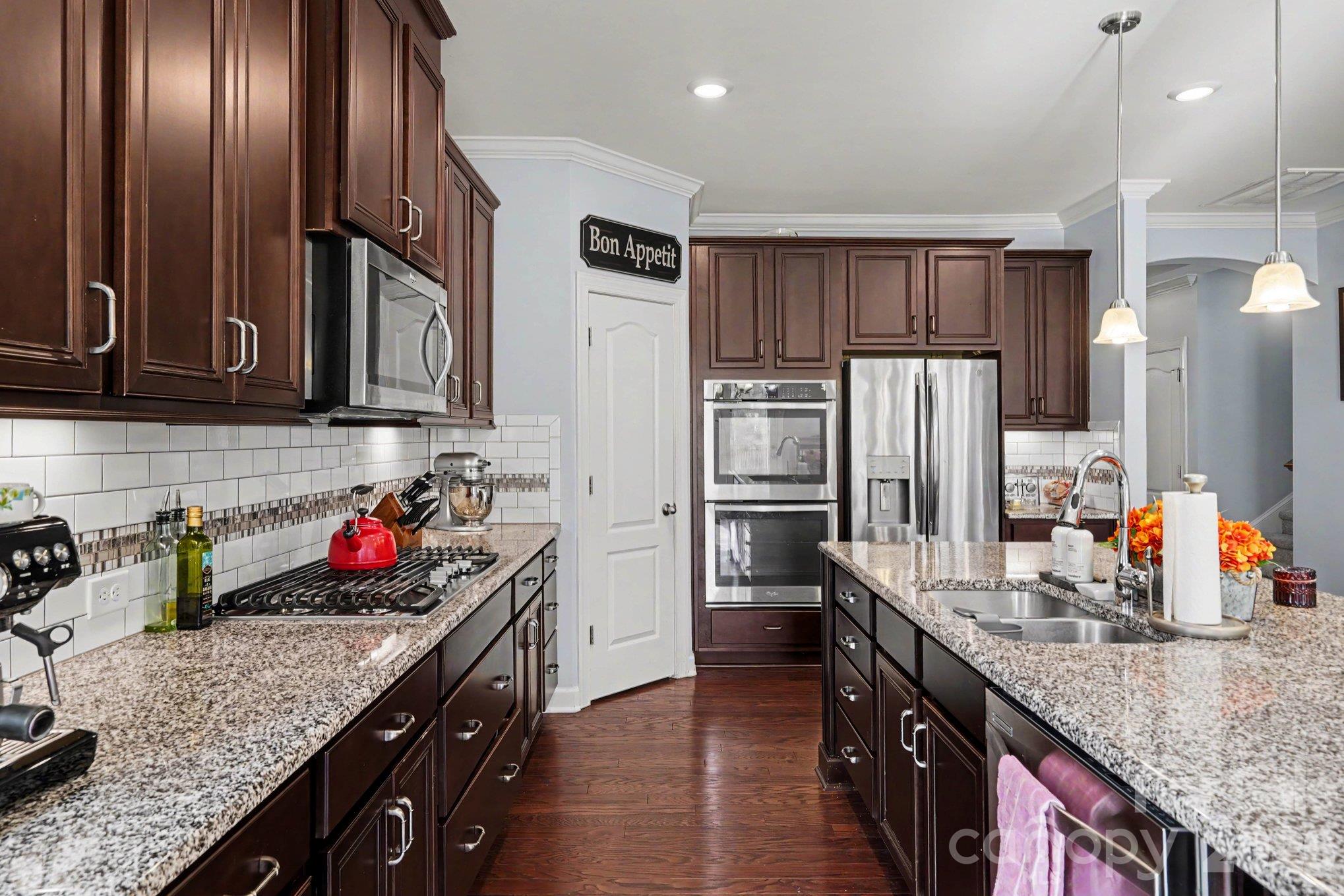 8340 Breton Way Property Photo 17