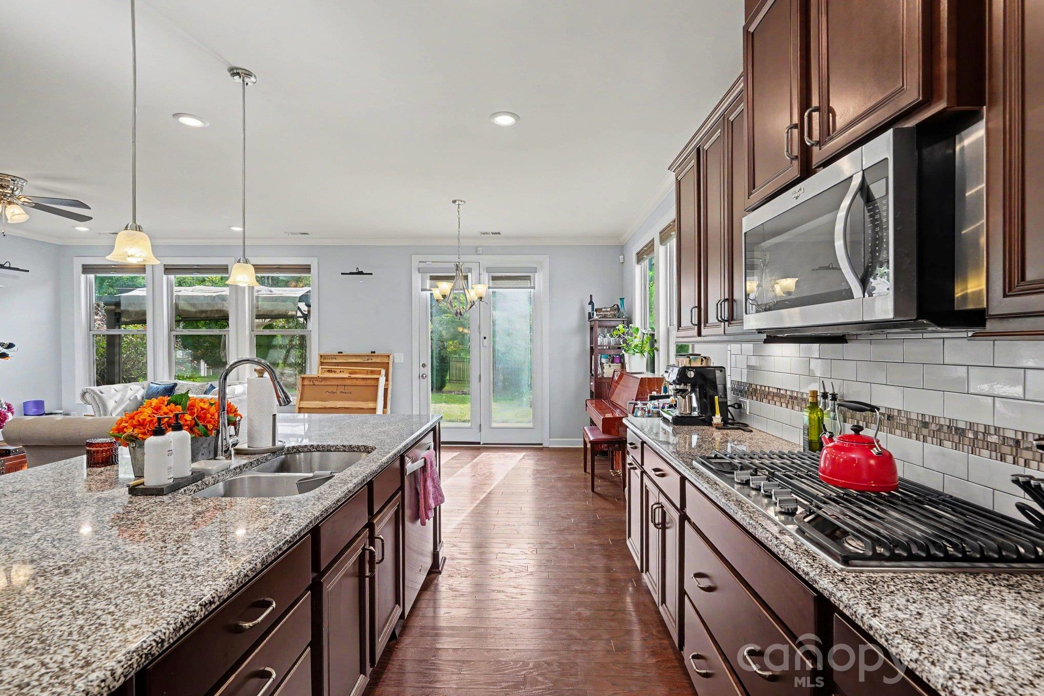 8340 Breton Way Property Photo 18