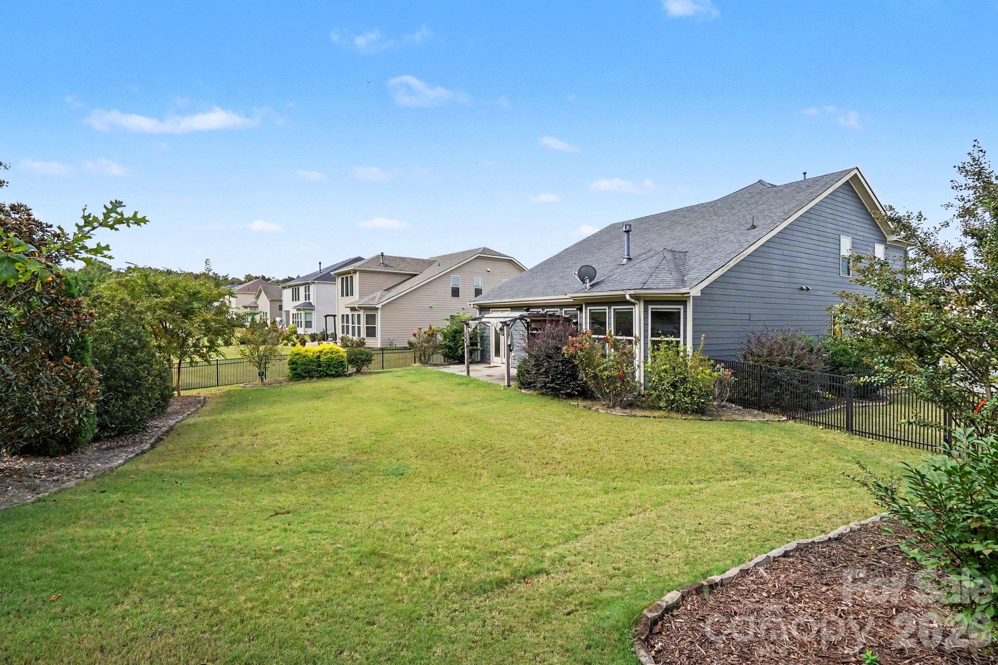 8340 Breton Way Property Photo 43