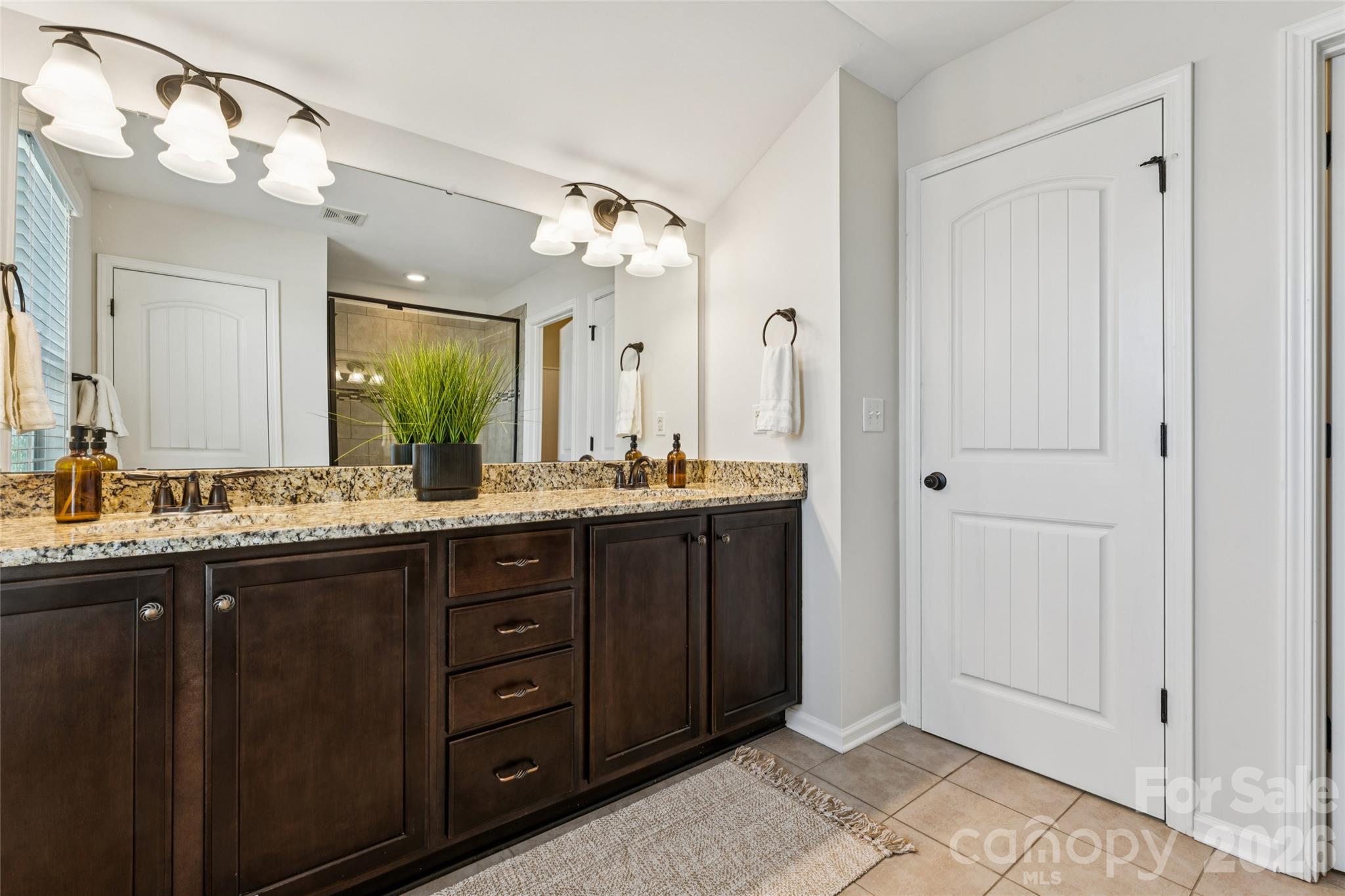 14007 Helen Benson Boulevard Property Photo 25