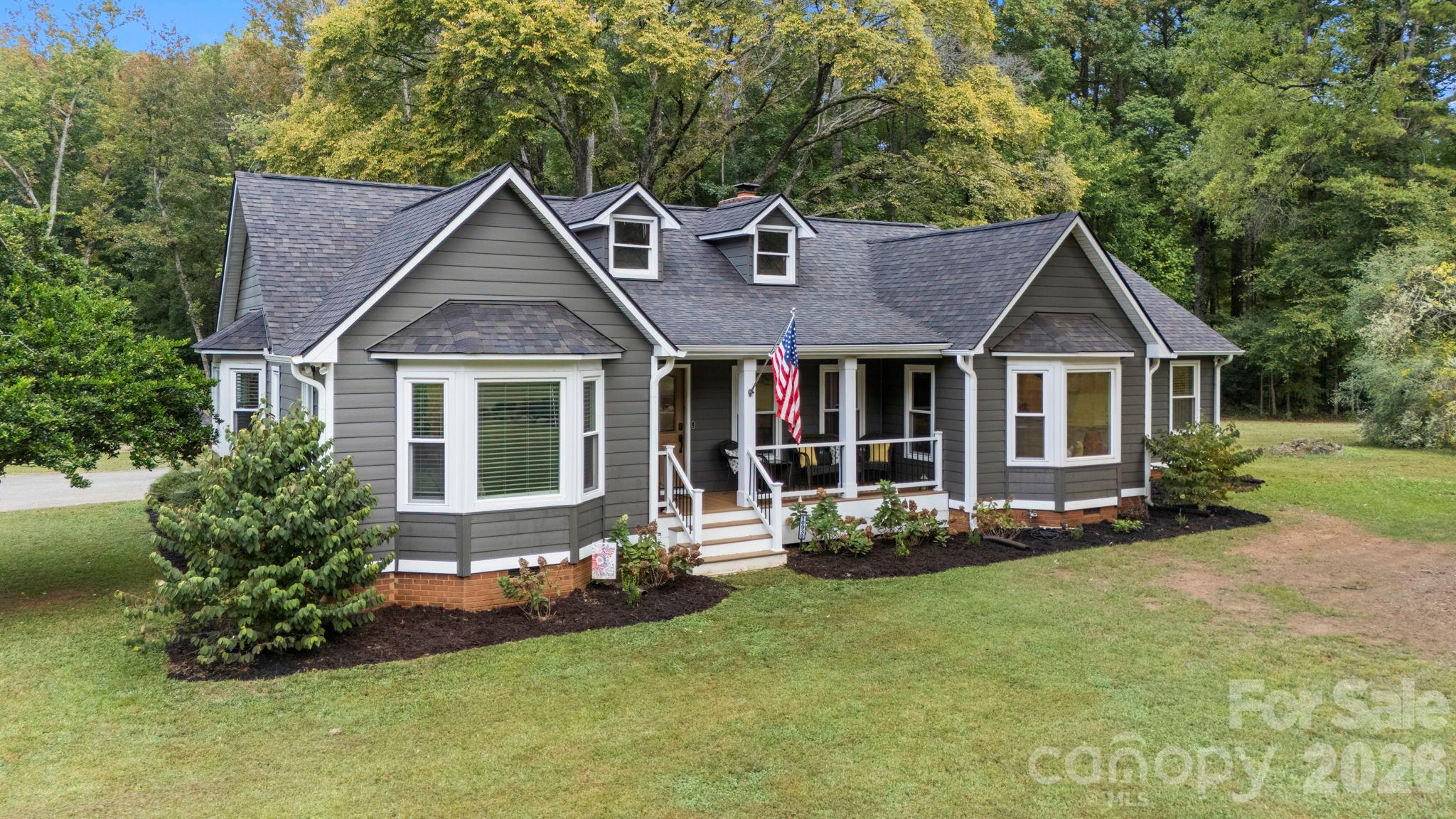 10930 Beatties Ford Road Property Photo 2
