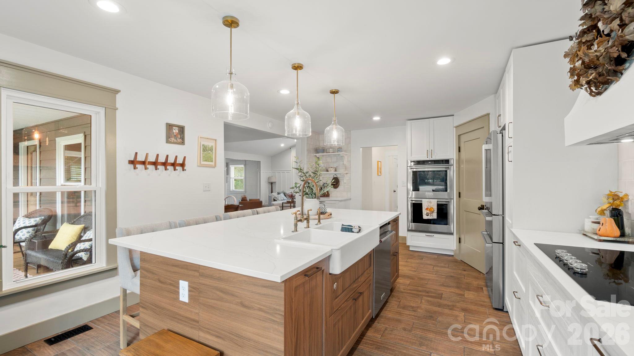 10930 Beatties Ford Road Property Photo 4