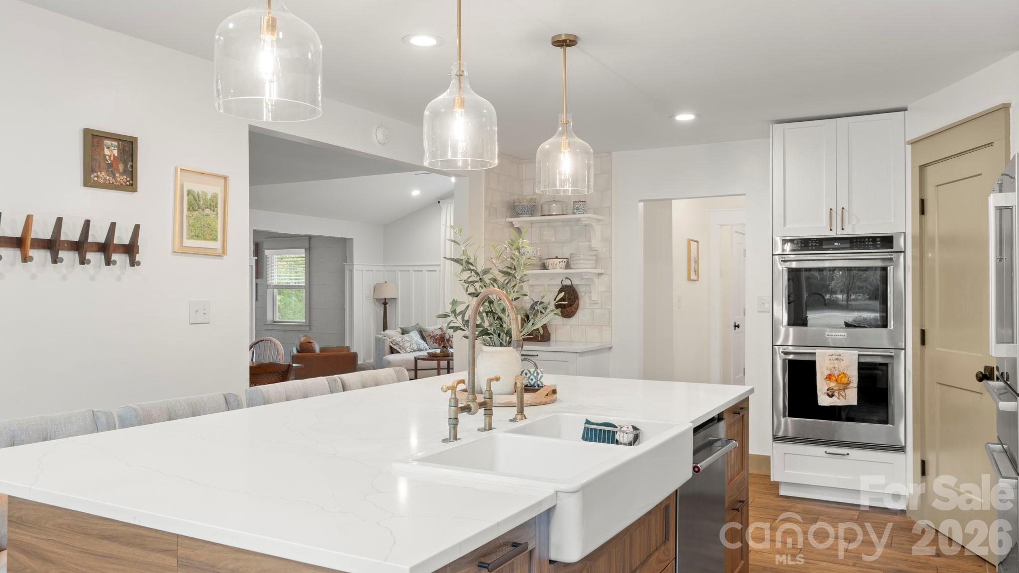 10930 Beatties Ford Road Property Photo 6