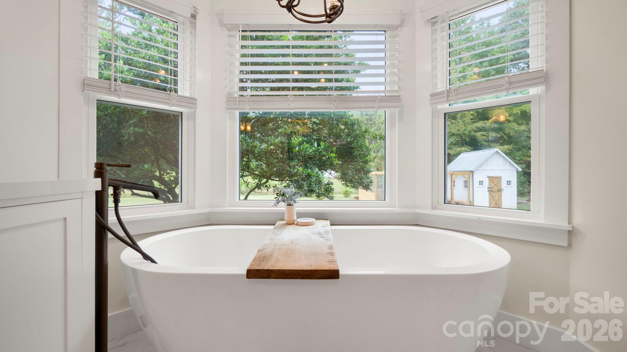 10930 Beatties Ford Road Property Photo 14