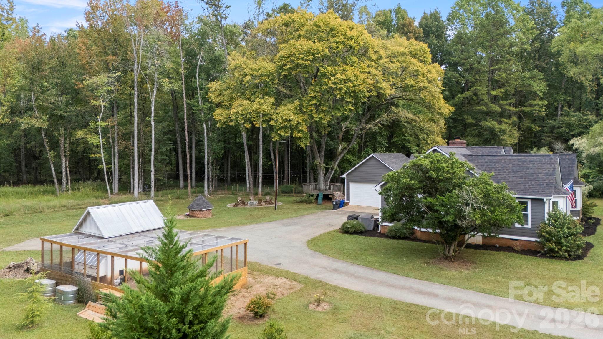 10930 Beatties Ford Road Property Photo 20