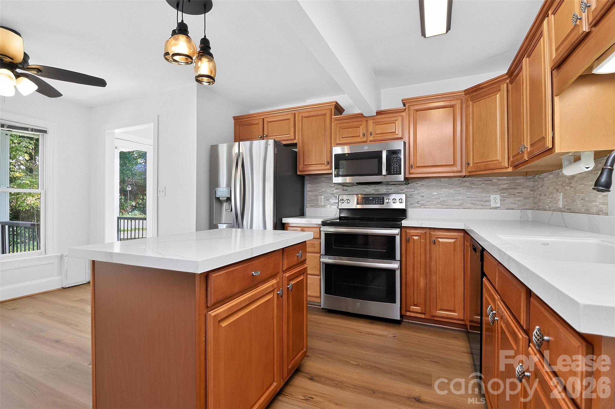 130 W Oak Street Property Photo 5