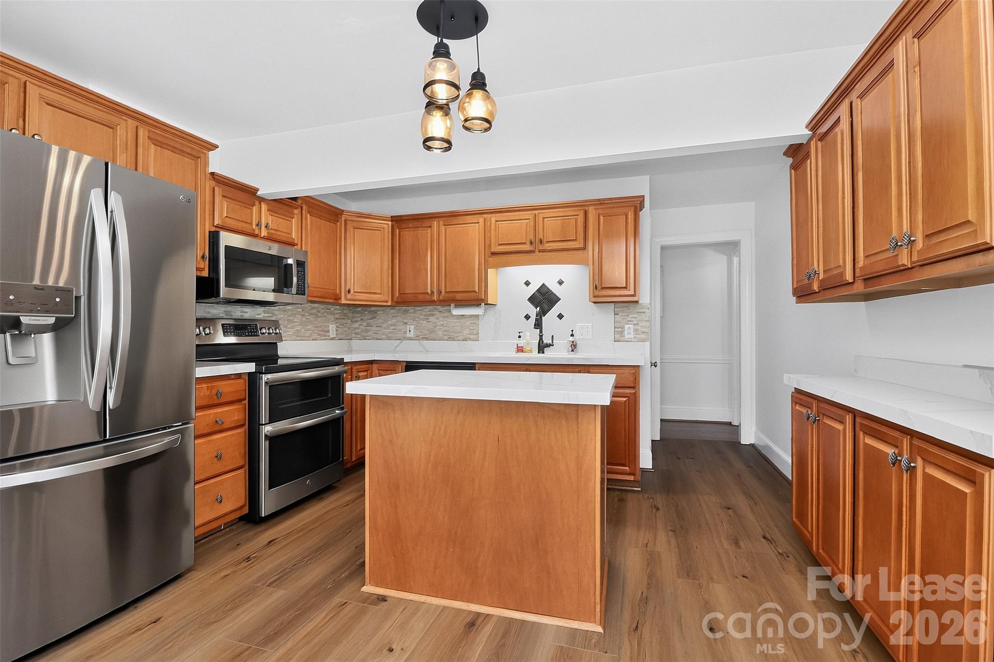 130 W Oak Street Property Photo 6