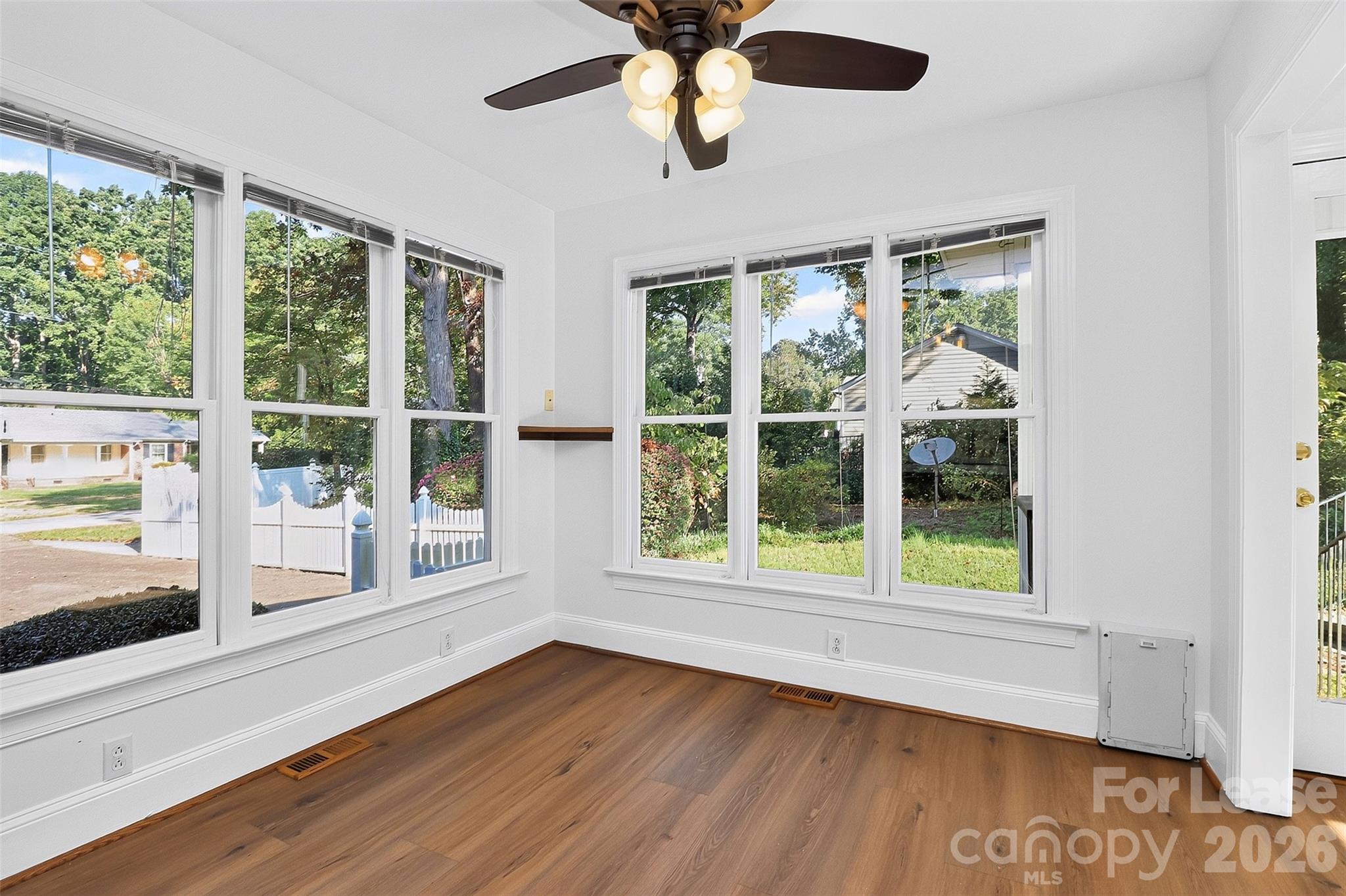 130 W Oak Street Property Photo 7