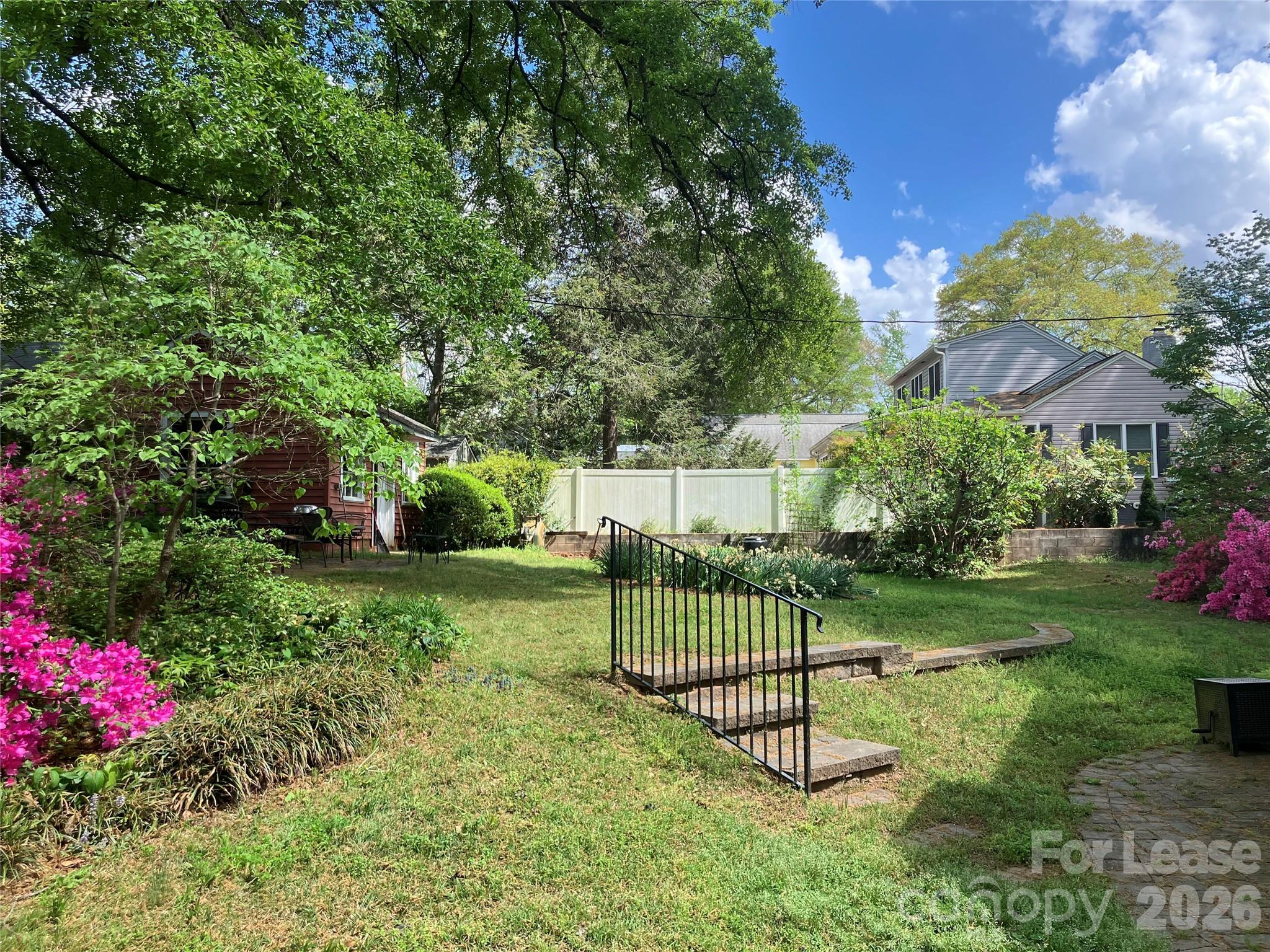 130 W Oak Street Property Photo 21