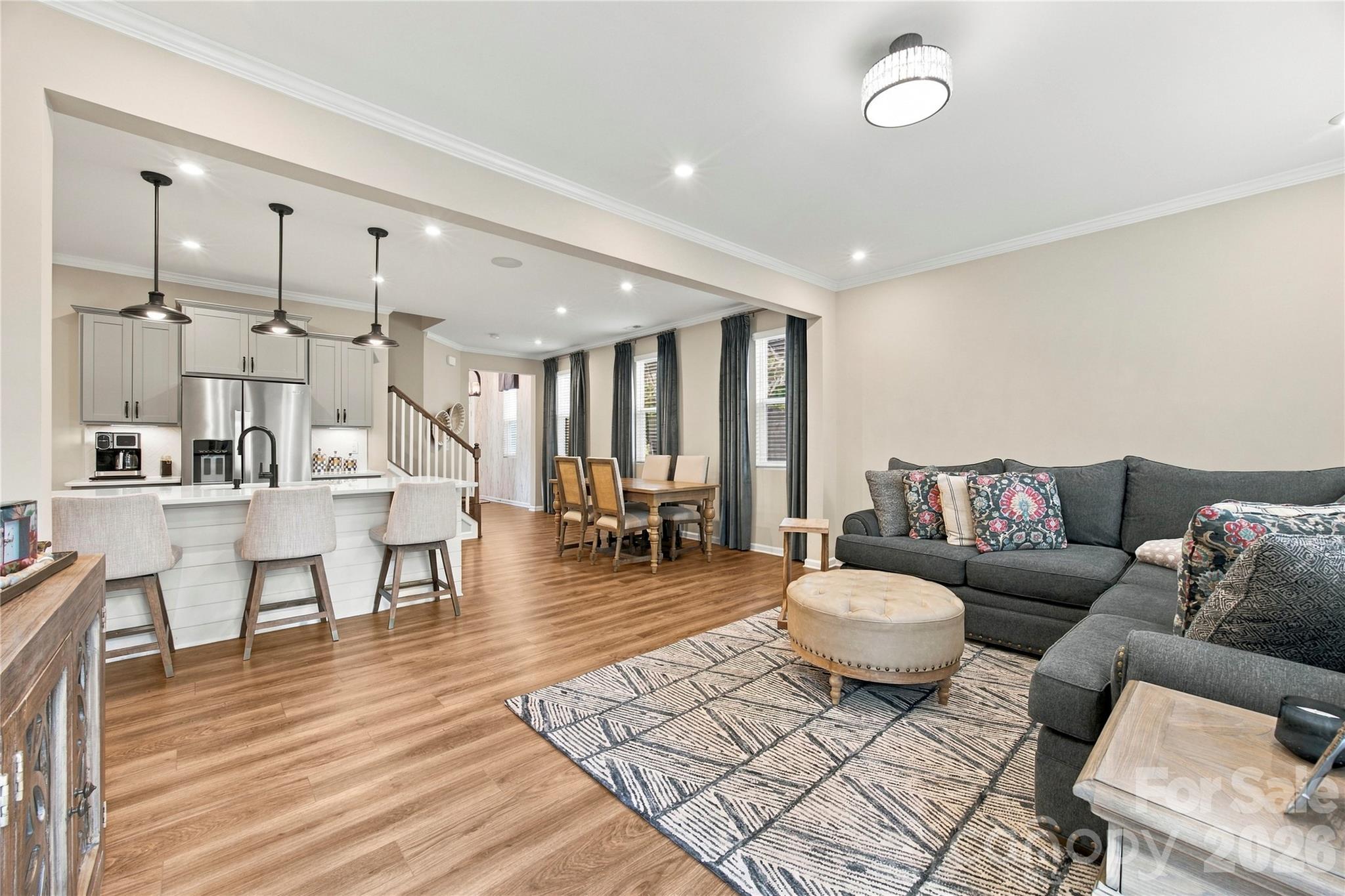 5626 De Vere Drive Property Photo 10
