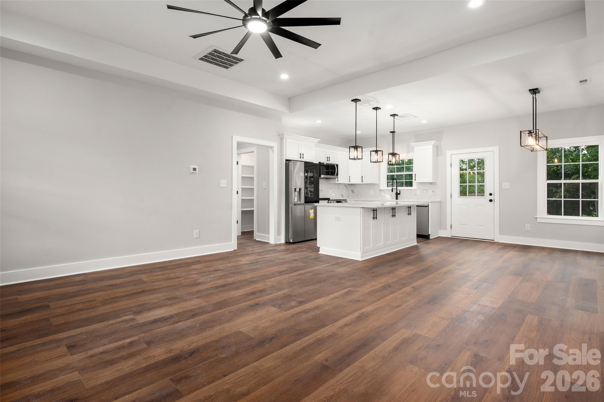 1490 Oakwood Avenue Property Photo 11