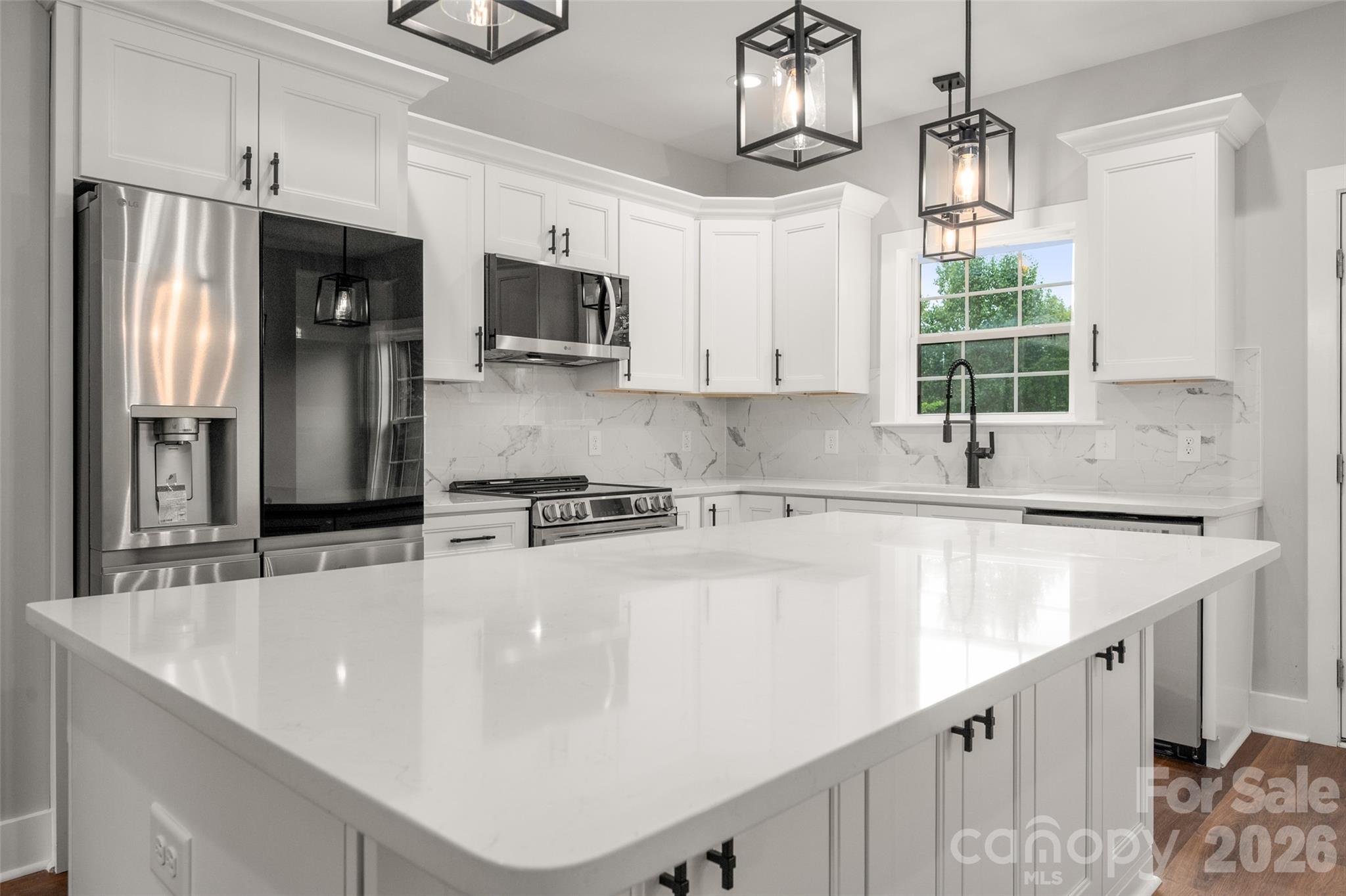 1490 Oakwood Avenue Property Photo 14