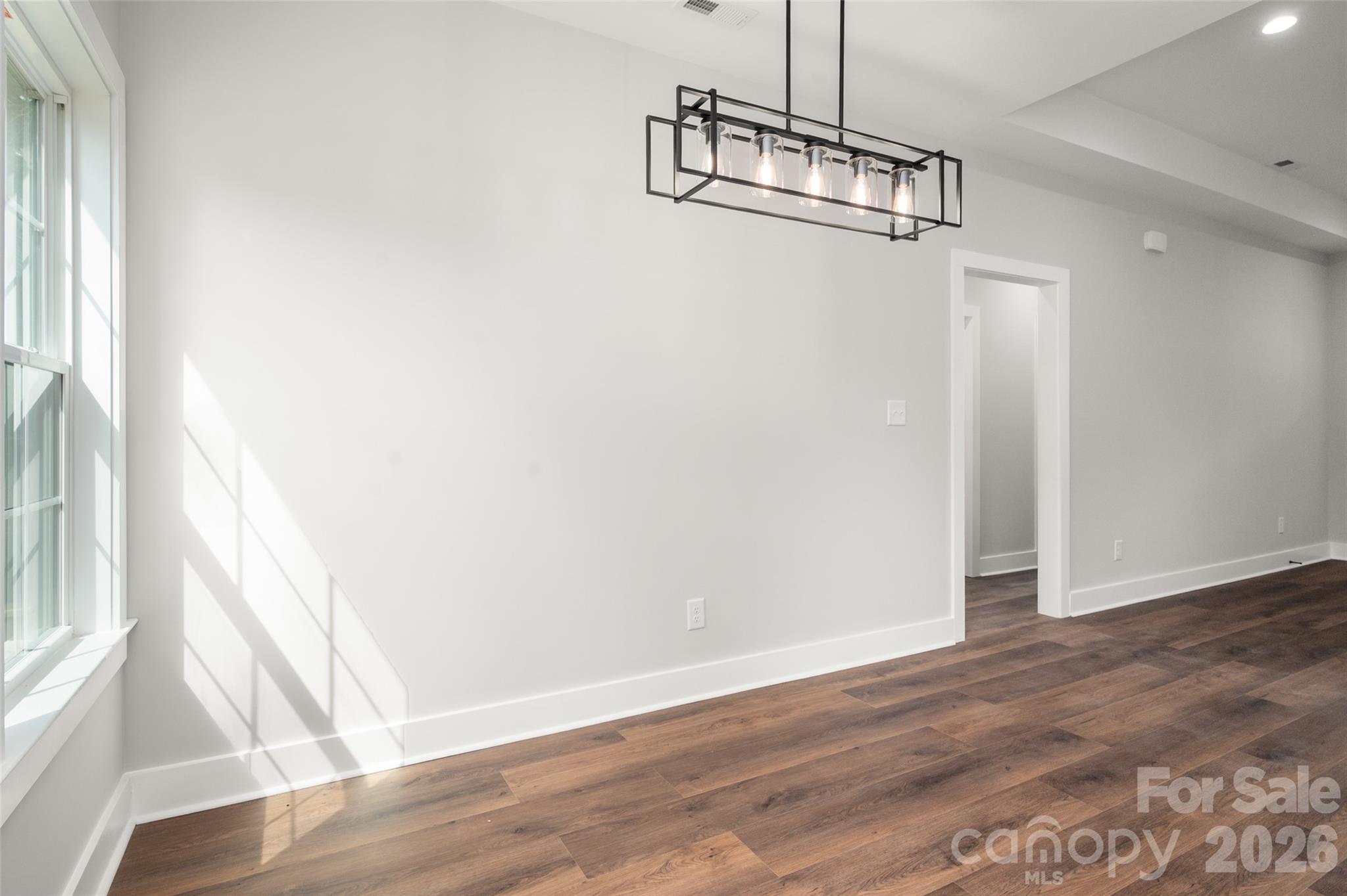 1490 Oakwood Avenue Property Photo 20