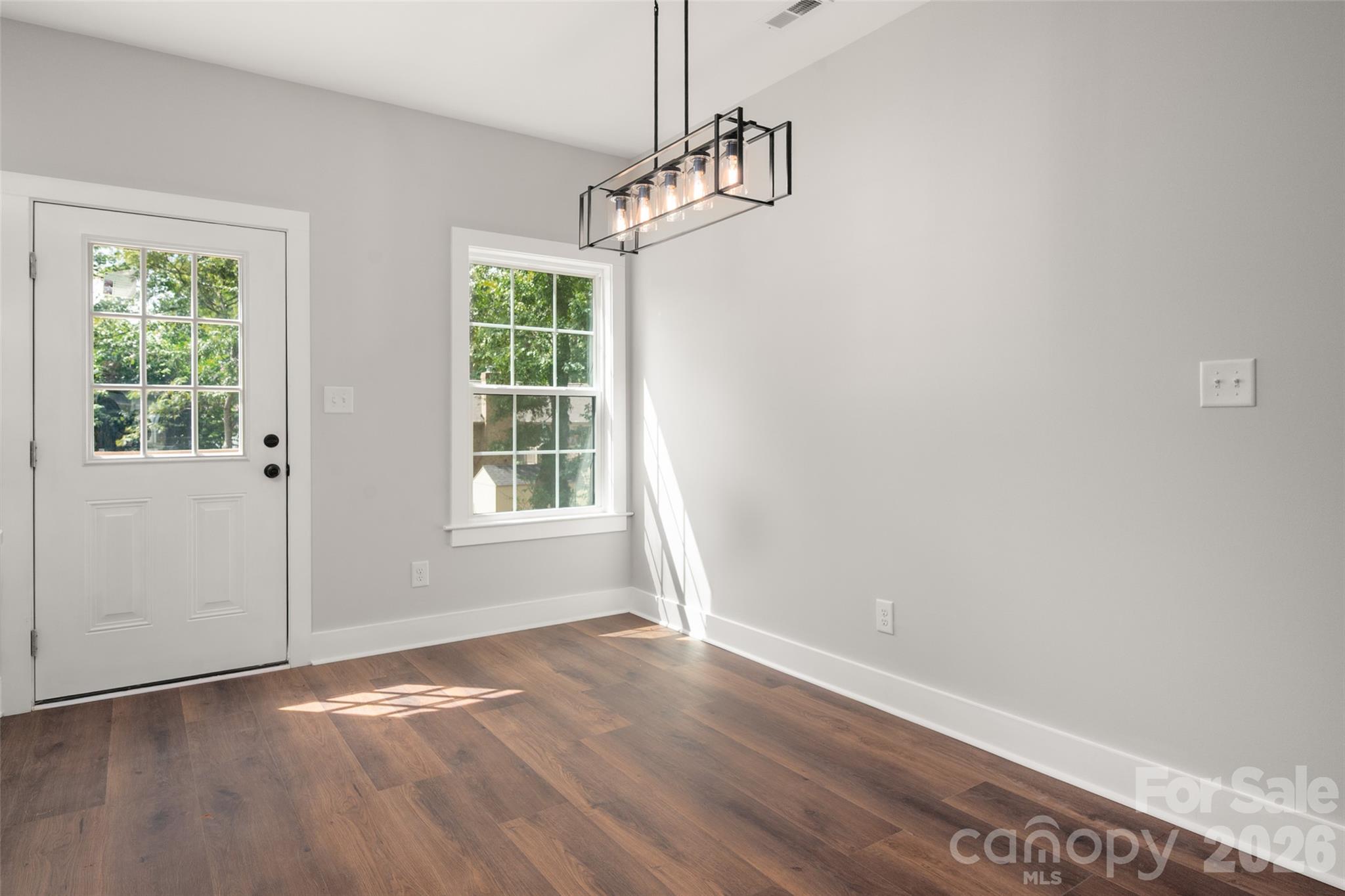 1490 Oakwood Avenue Property Photo 21