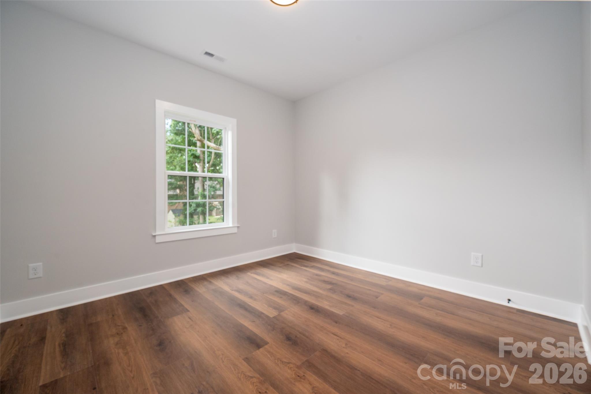 1490 Oakwood Avenue Property Photo 30