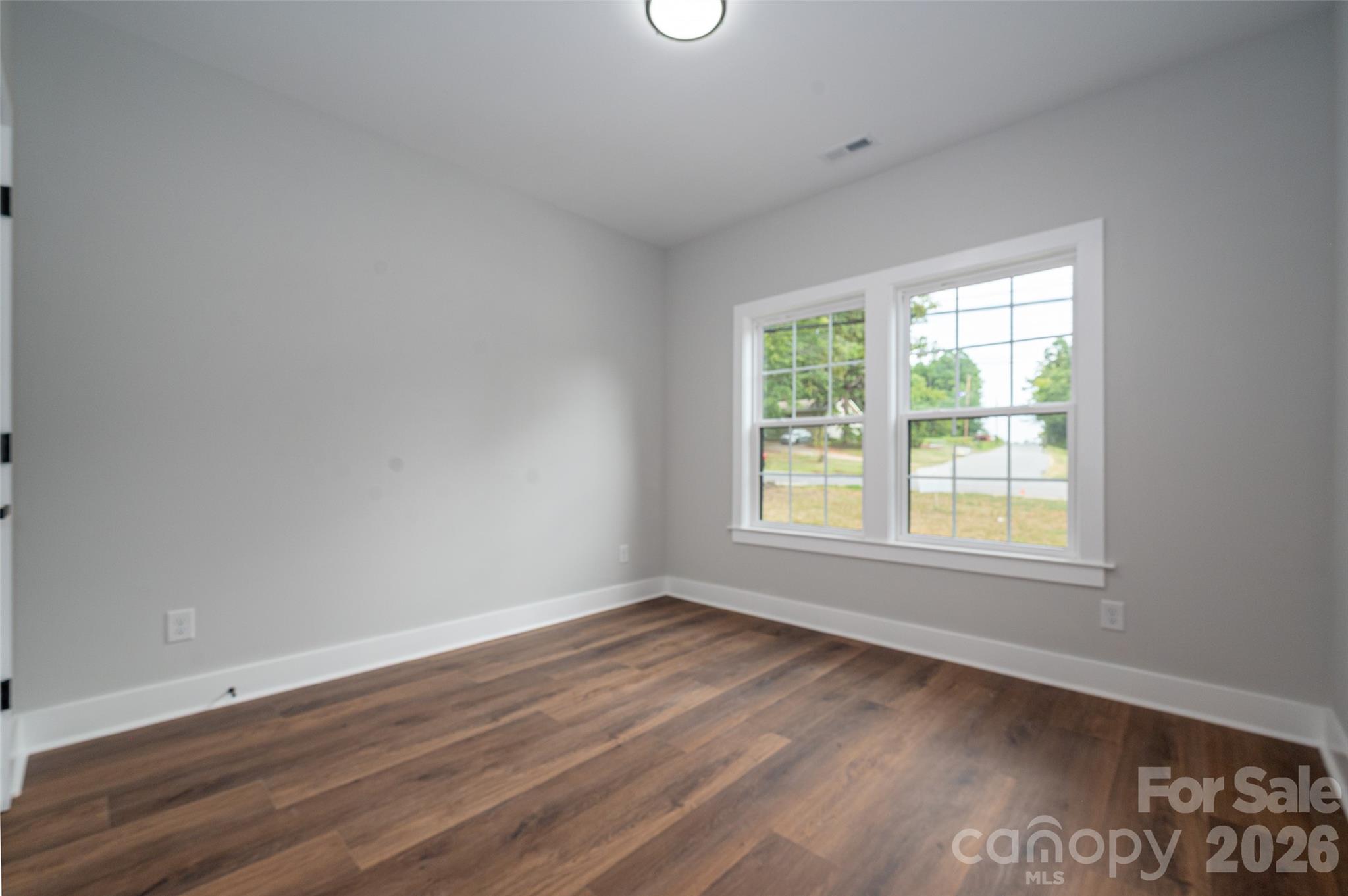 1490 Oakwood Avenue Property Photo 33