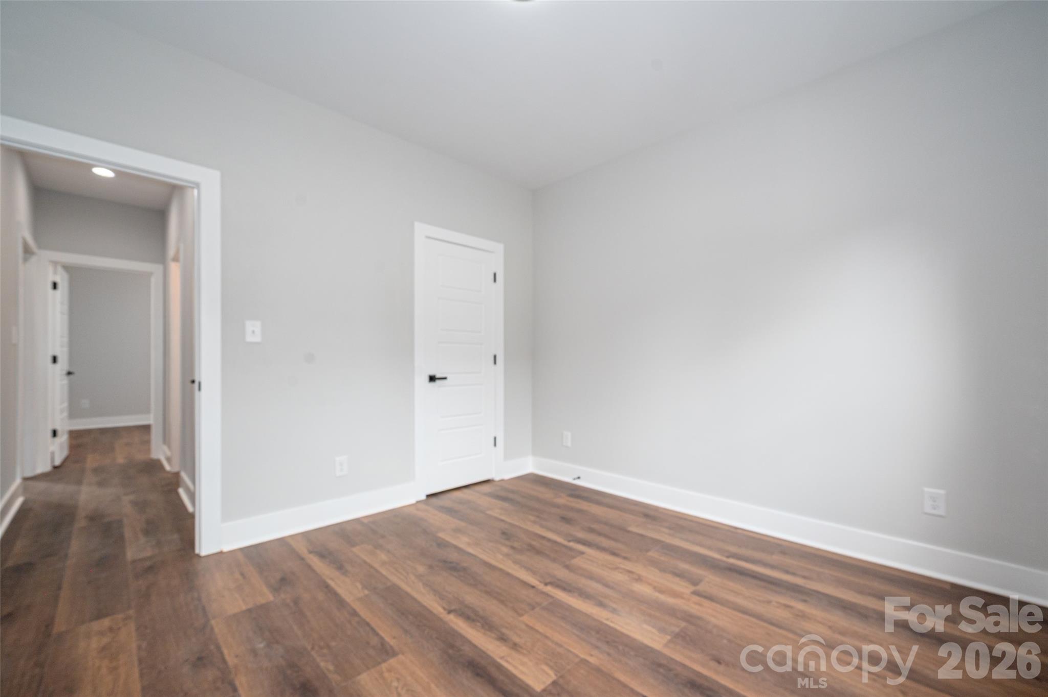 1490 Oakwood Avenue Property Photo 34