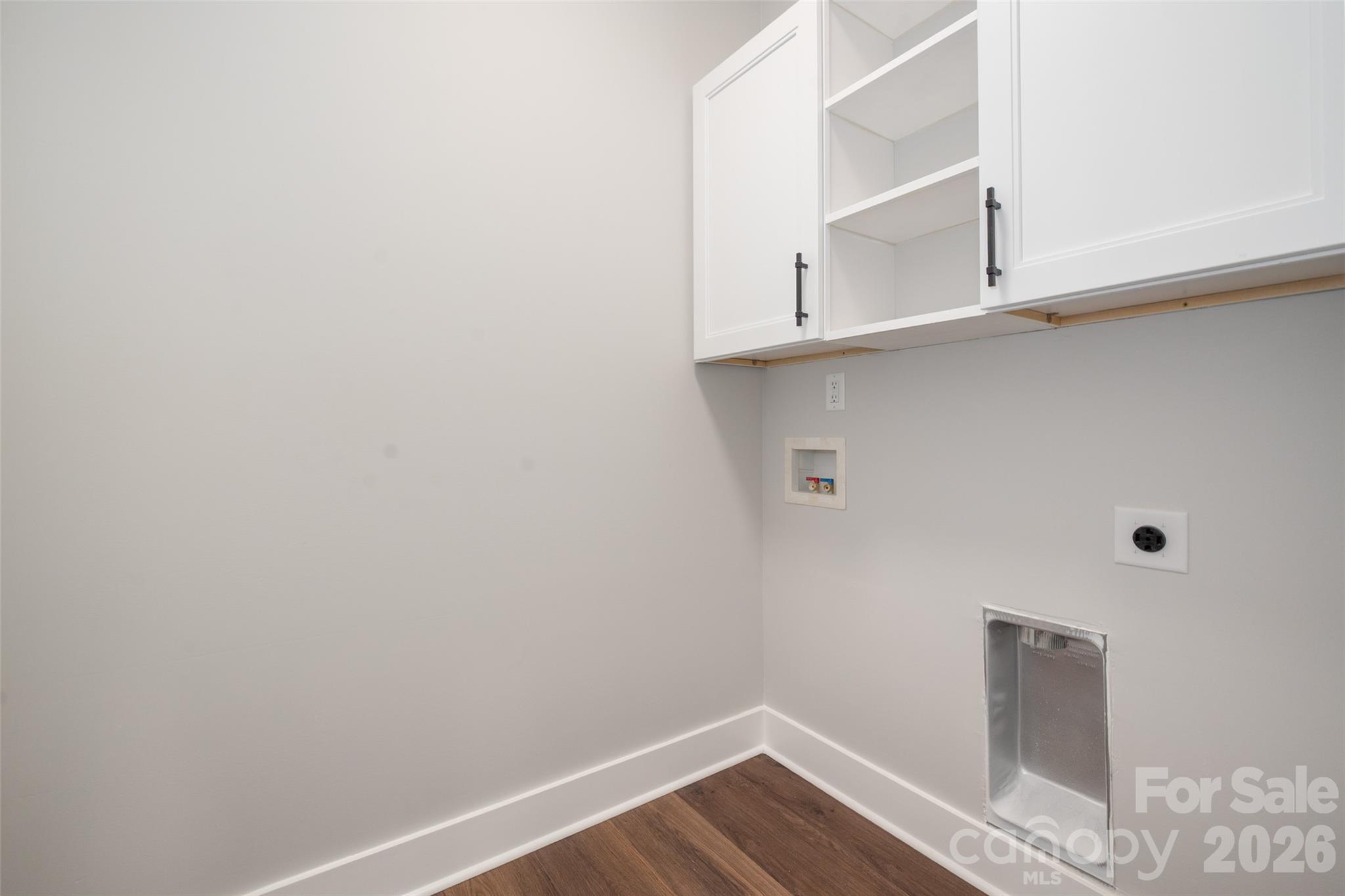 1490 Oakwood Avenue Property Photo 36