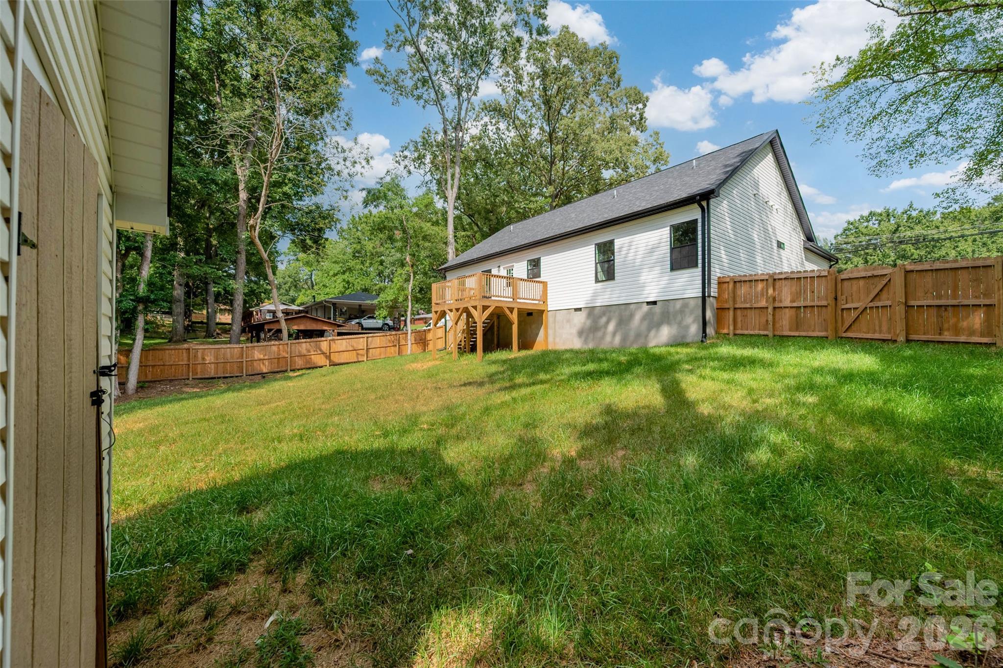 1490 Oakwood Avenue Property Photo 45