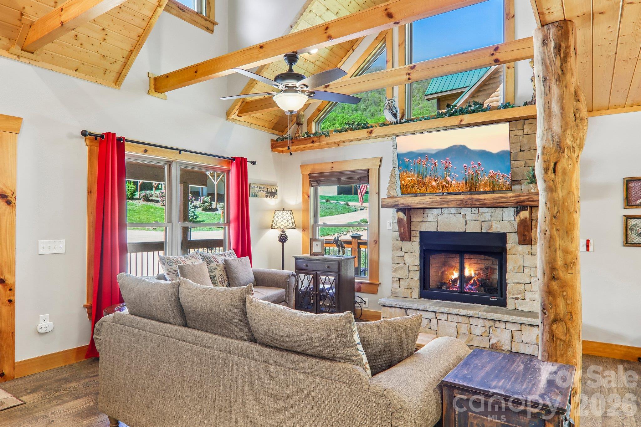 589 Panoramic Loop Property Photo 10