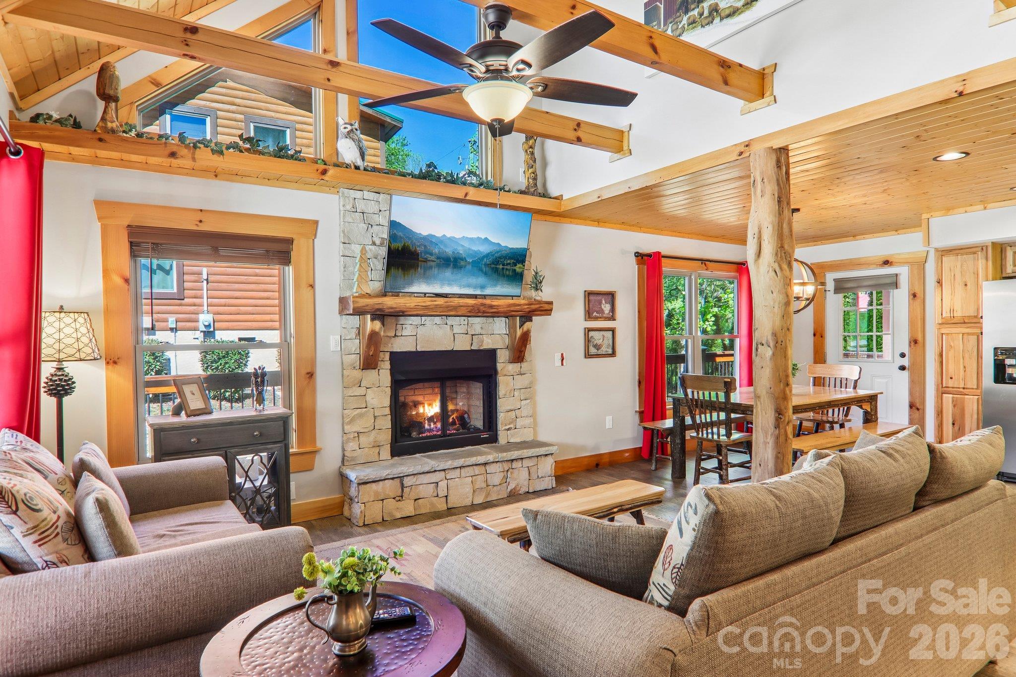 589 Panoramic Loop Property Photo 11