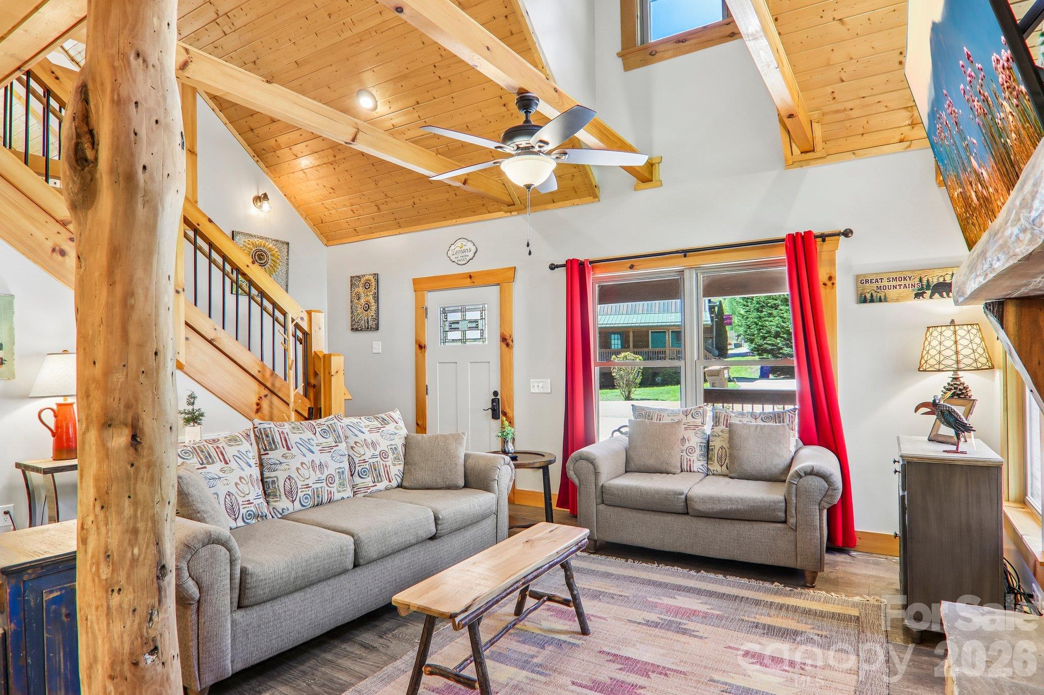 589 Panoramic Loop Property Photo 13