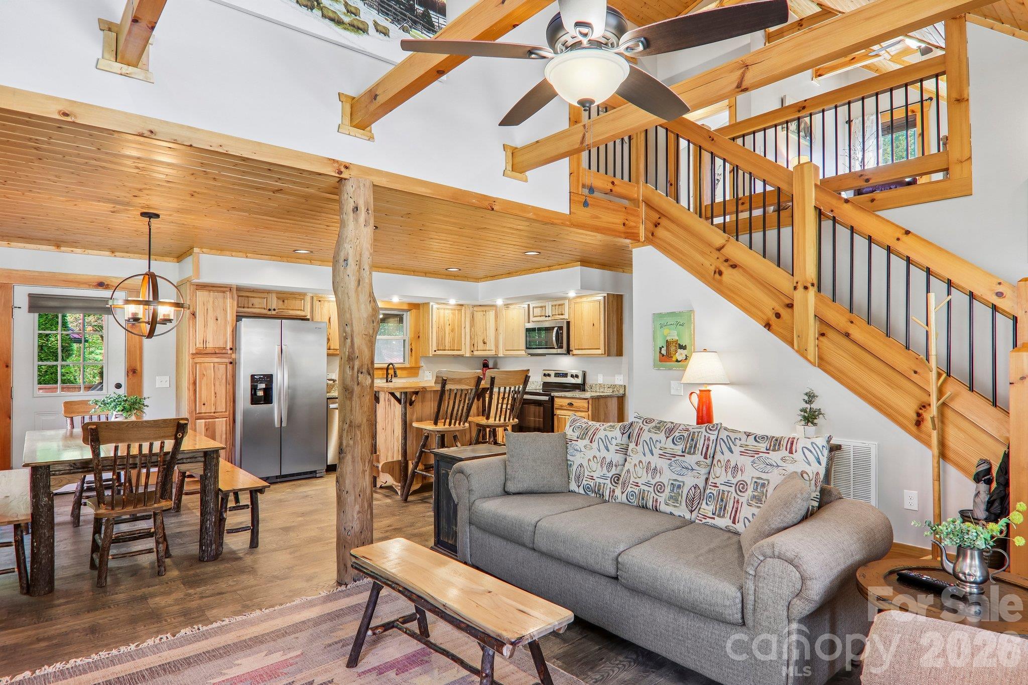 589 Panoramic Loop Property Photo 14