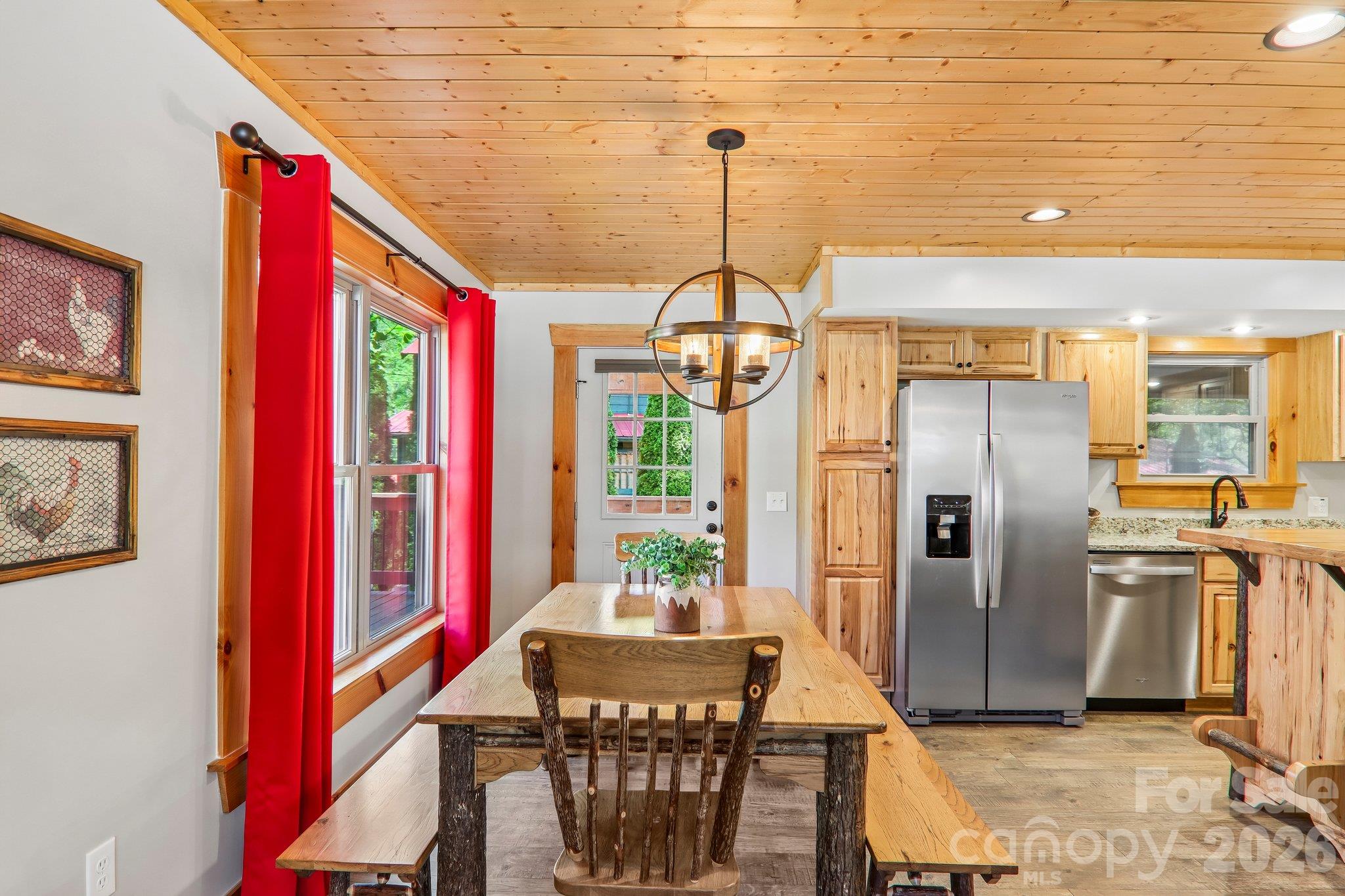 589 Panoramic Loop Property Photo 16
