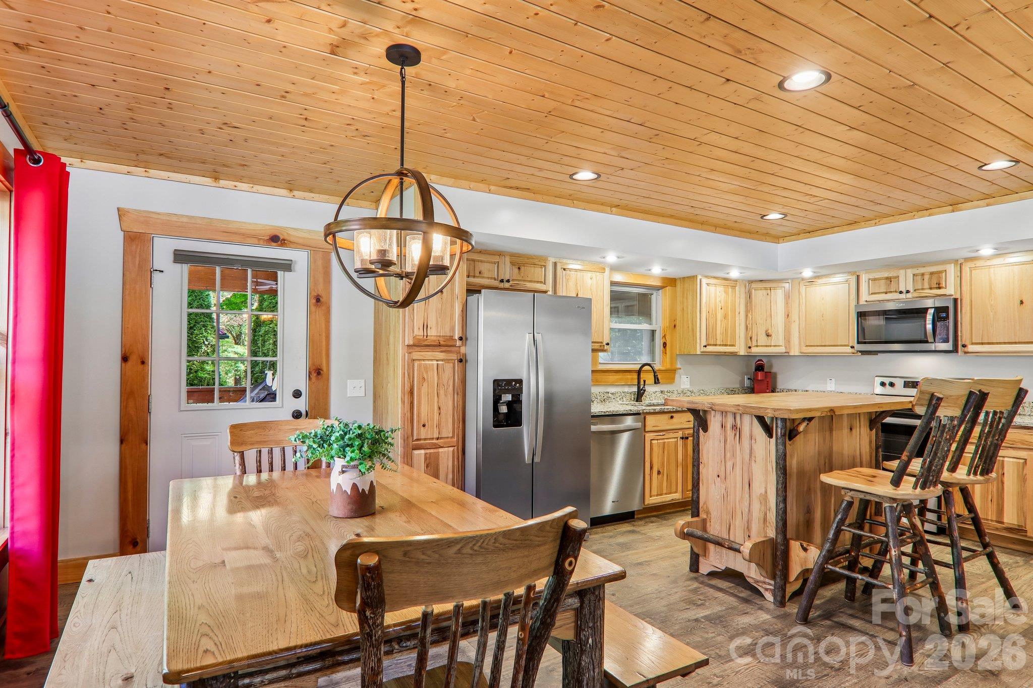589 Panoramic Loop Property Photo 17