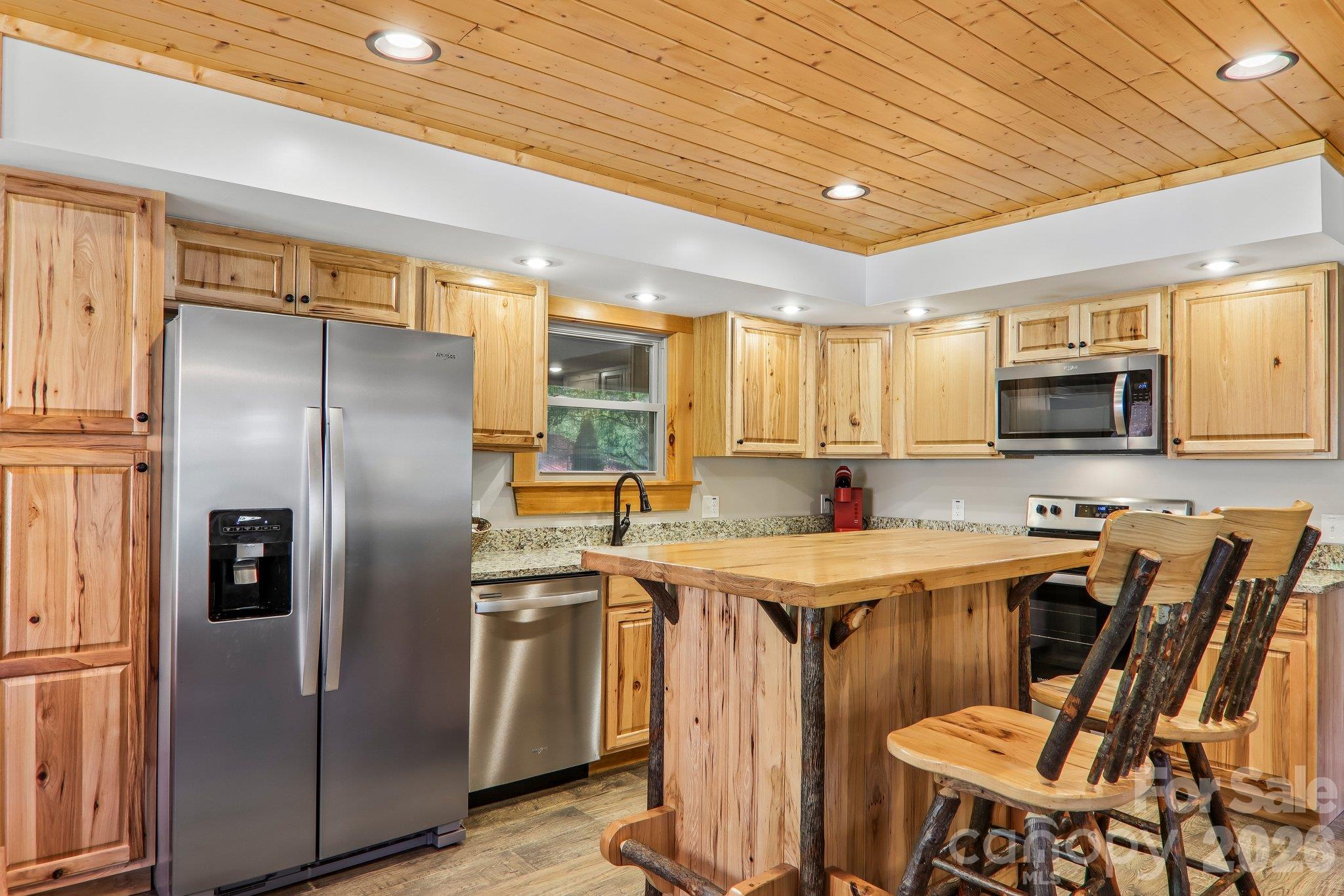 589 Panoramic Loop Property Photo 18