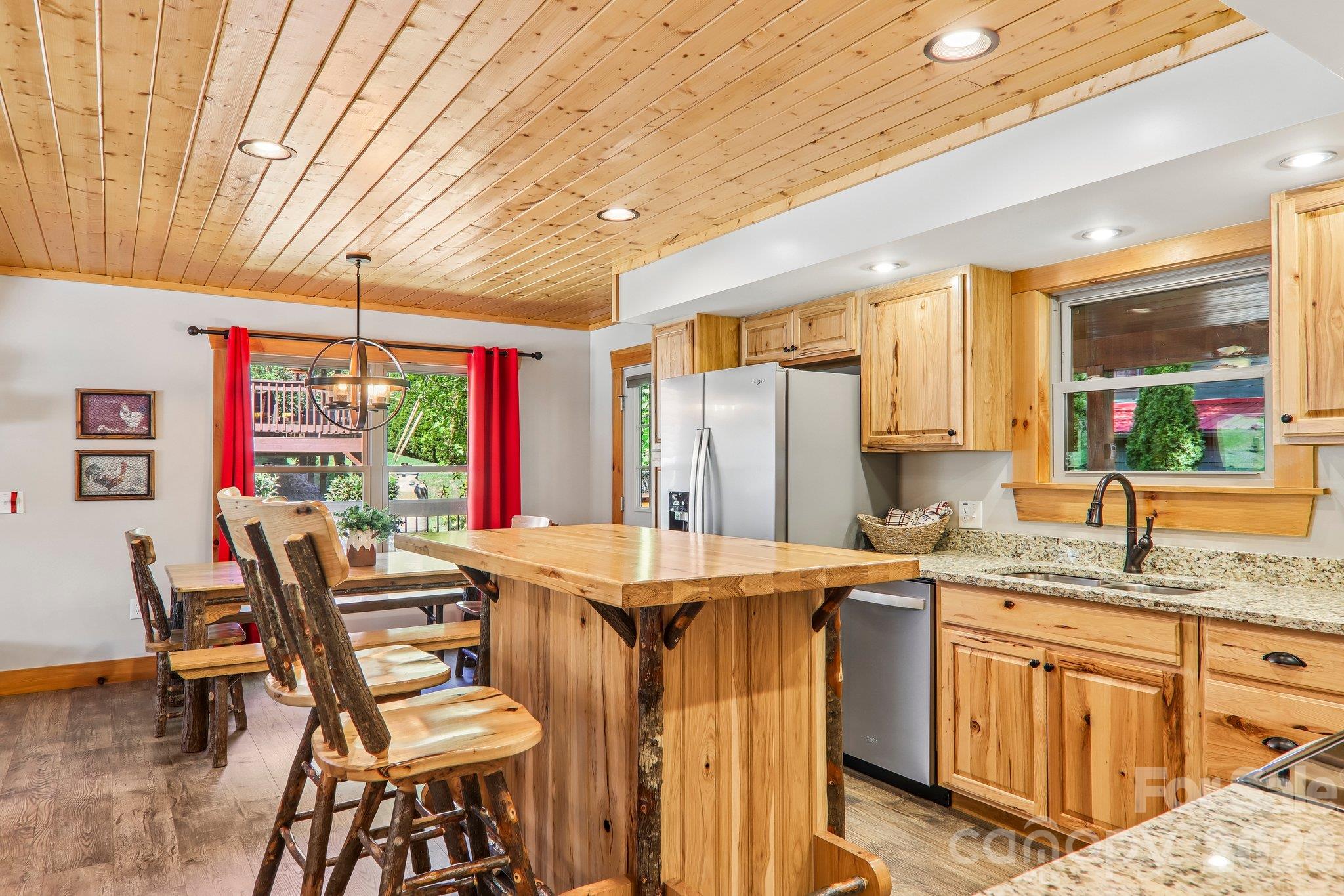 589 Panoramic Loop Property Photo 19