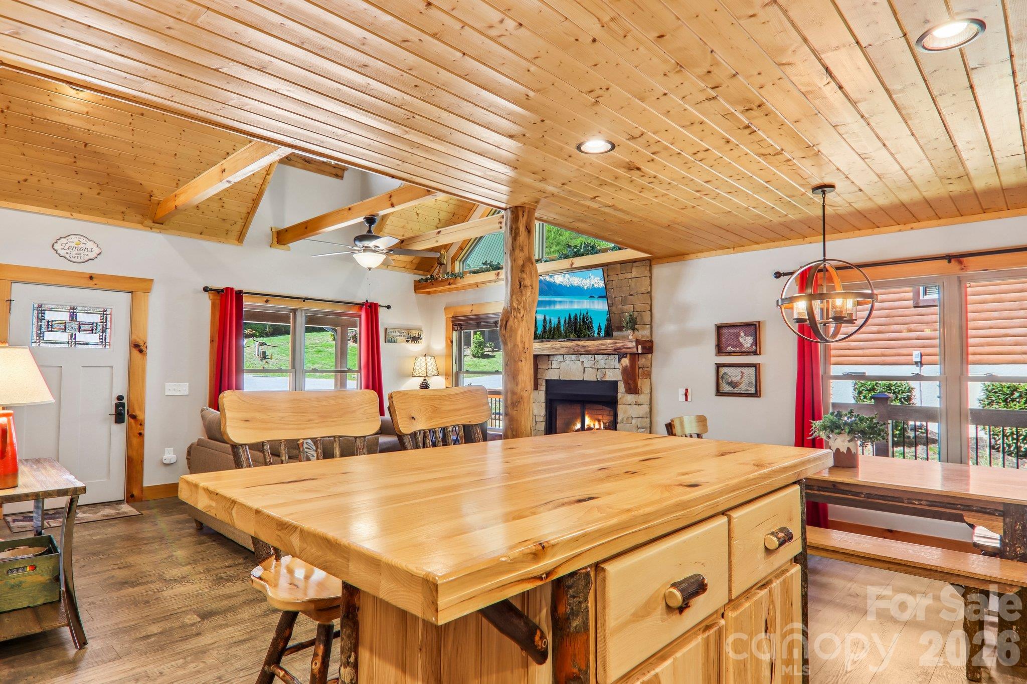 589 Panoramic Loop Property Photo 20