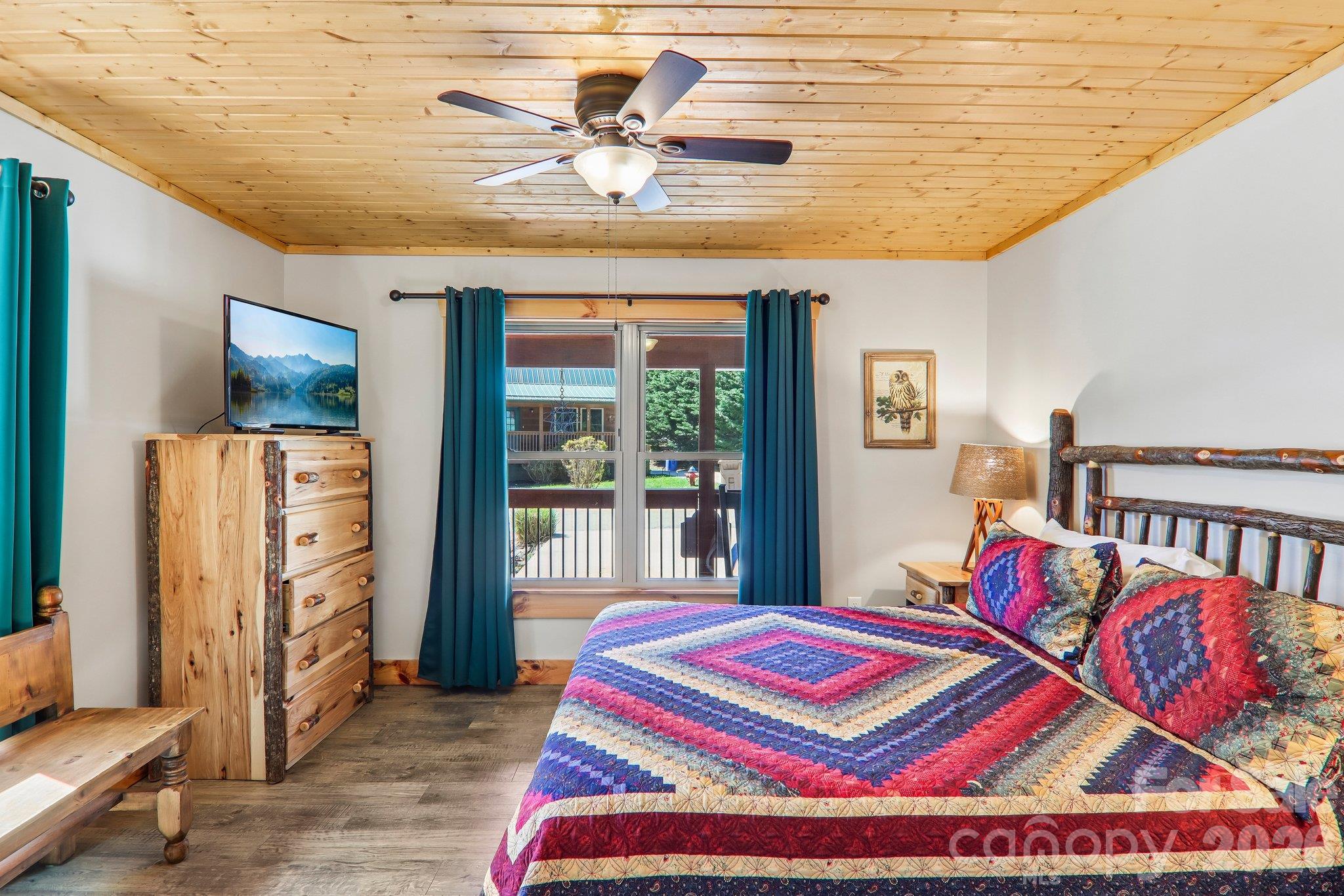 589 Panoramic Loop Property Photo 23